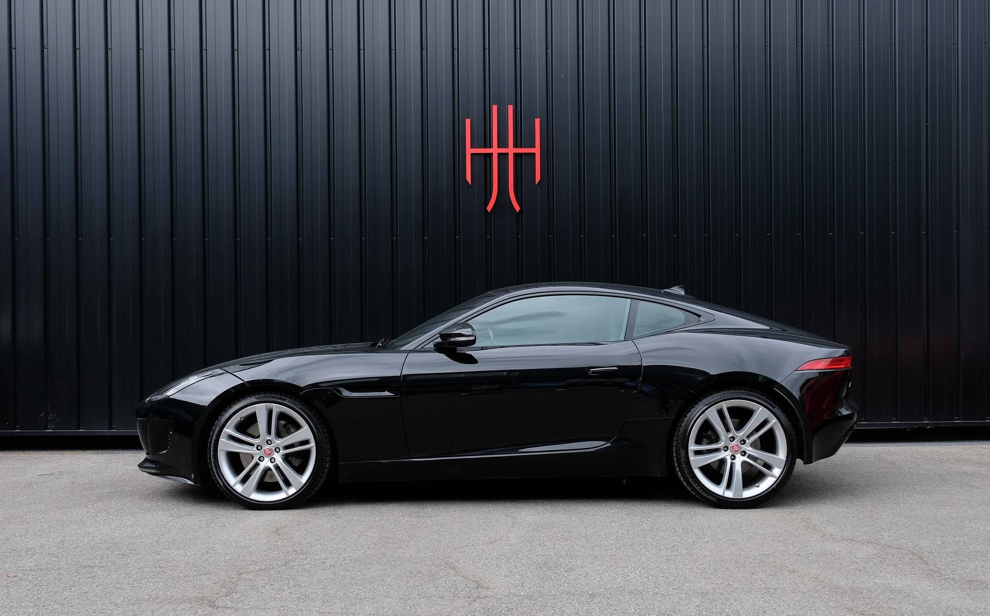 Vente en ligne JAGUAR F-TYPE COUPE F-Type Coupé V6 3L Essence Suralimenté 340 ch BVA8 de 2015 au prix de 46 790 €