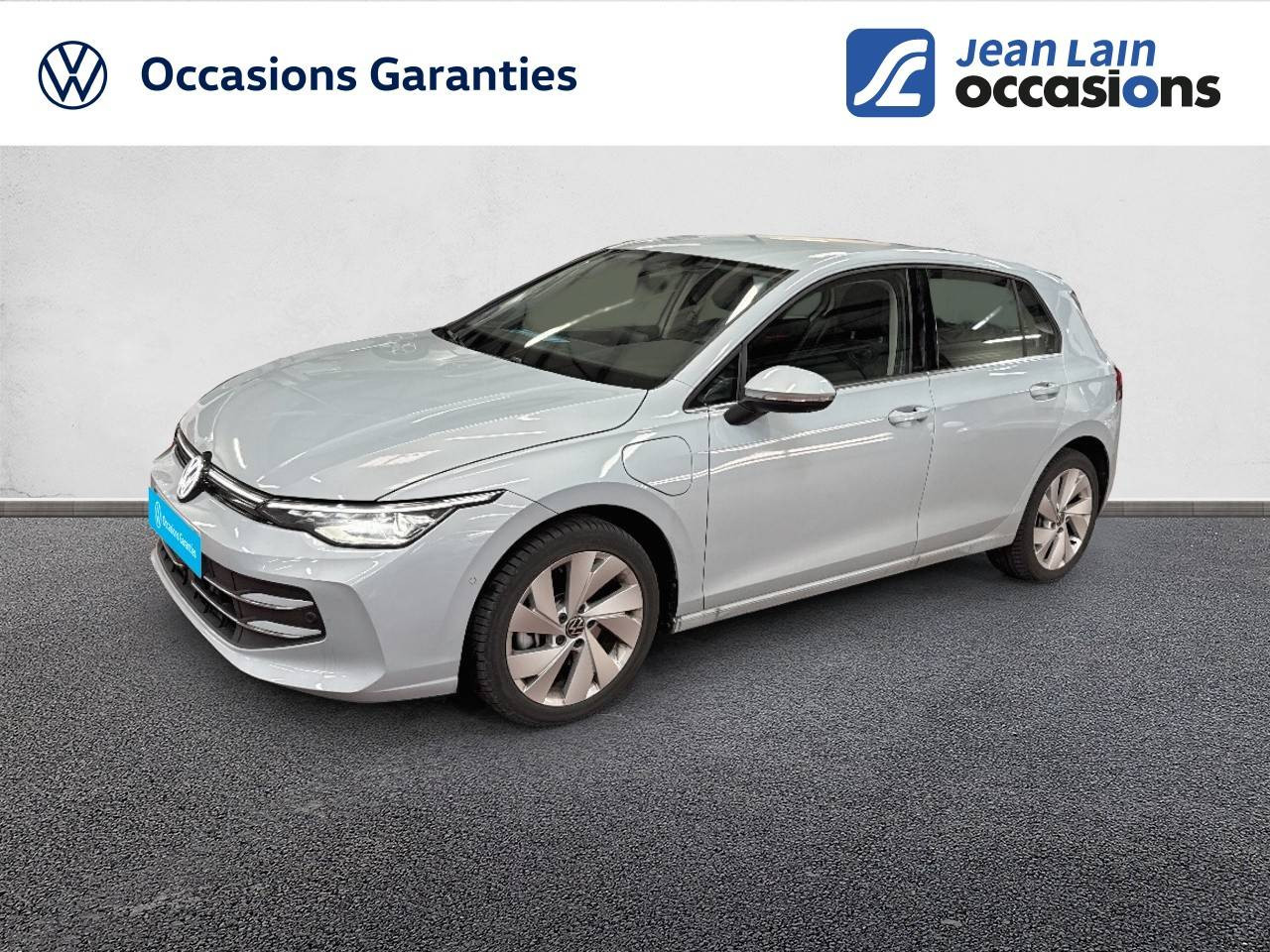 Vente en ligne VOLKSWAGEN GOLF Golf 1.5 eHybrid 204 DSG6 Style de 2025 au prix de 37 390 €