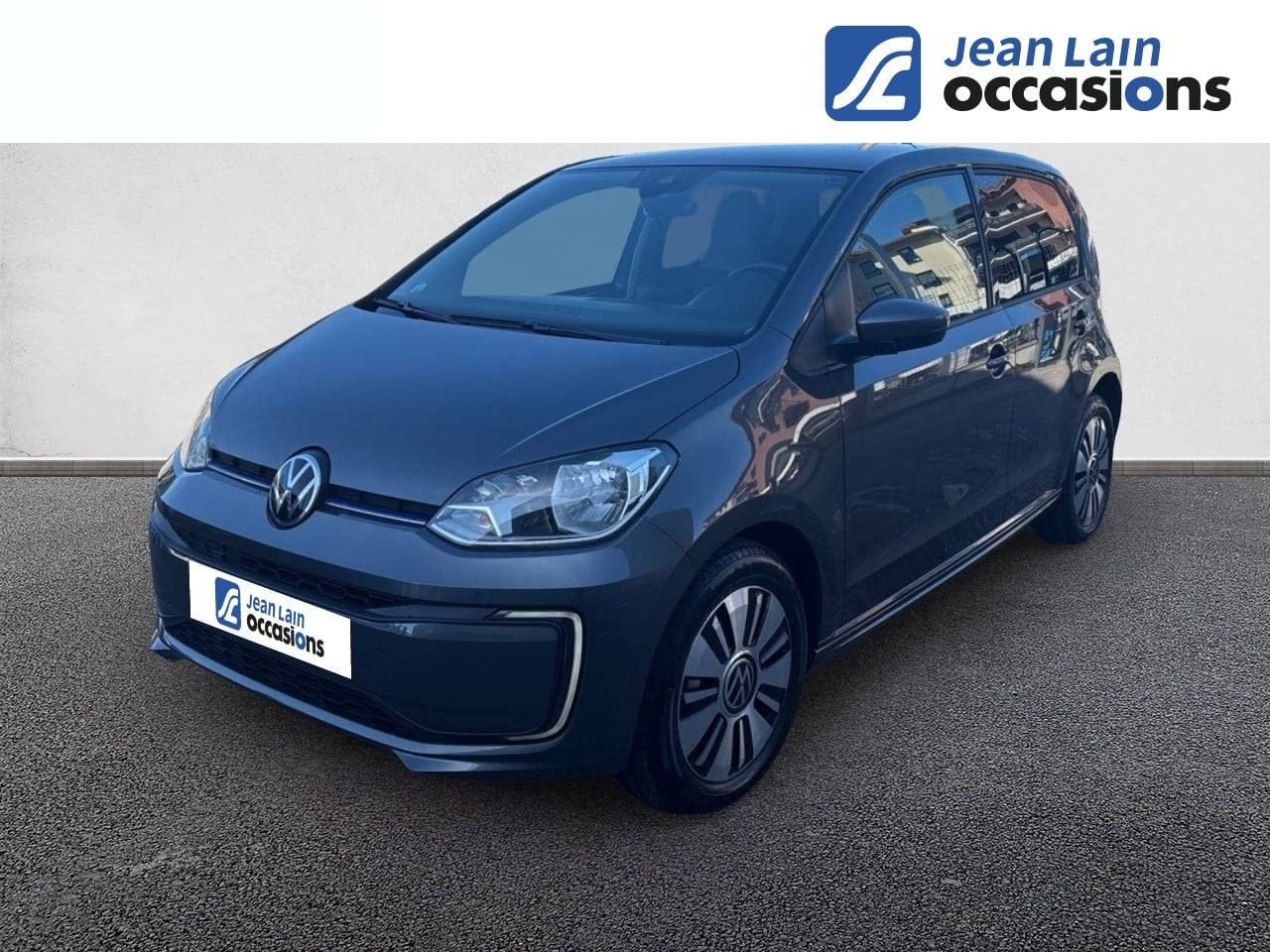 Vente en ligne VOLKSWAGEN E-UP! 2.0 e-up! 83 Electrique Life Plus de 2023 au prix de 14 290 €