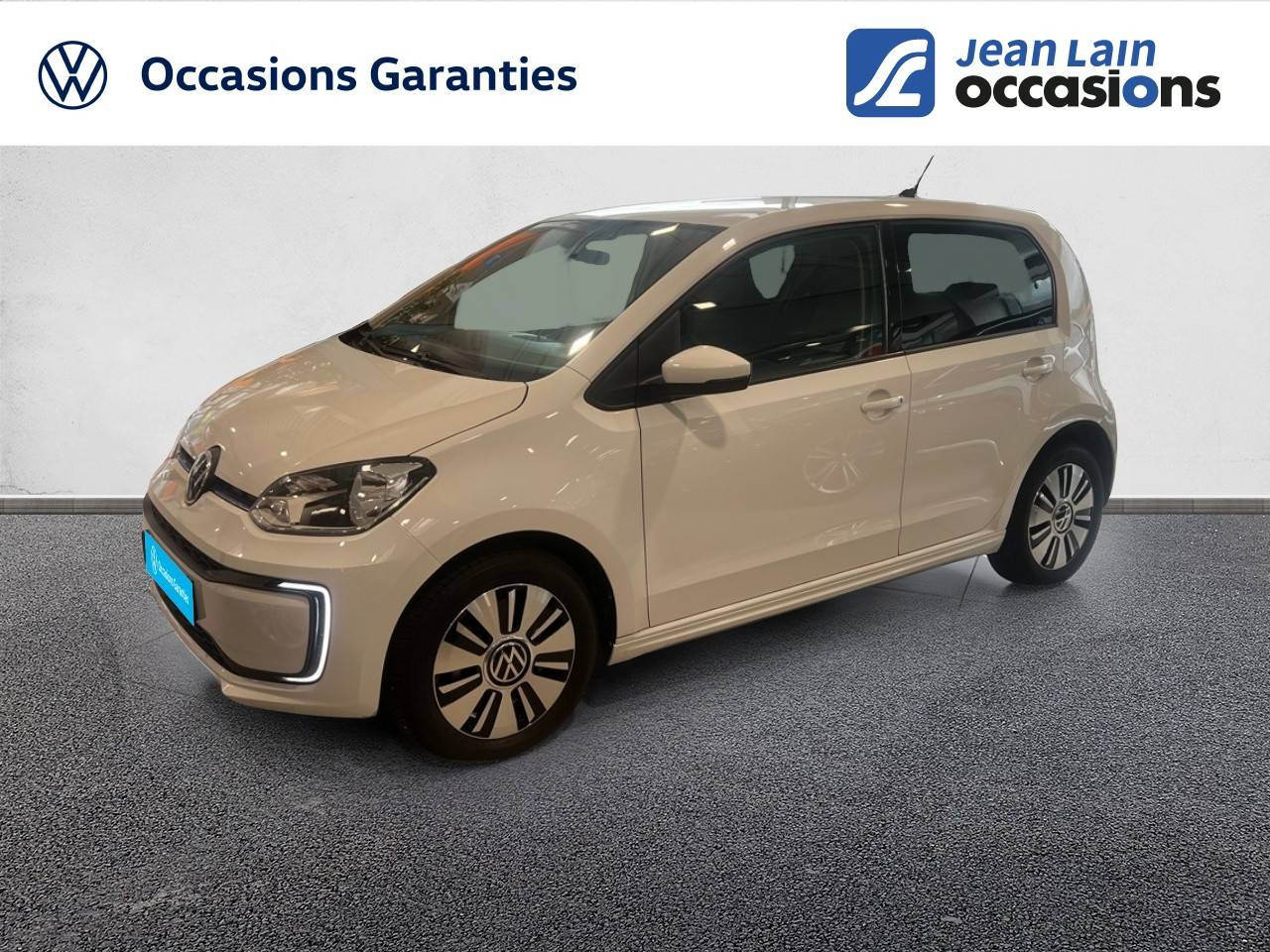 Vente en ligne VOLKSWAGEN E-UP! 2.0 e-up! 83 Electrique Life Plus de 2023 au prix de 14 590 €