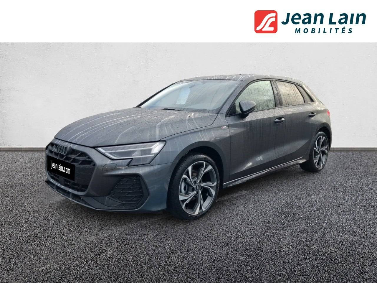 Vente en ligne AUDI A3 SPORTBACK A3 Sportback TFSI Mild Hybrid 150 S tronic 7 S line de 2026 au prix de 46 879 €