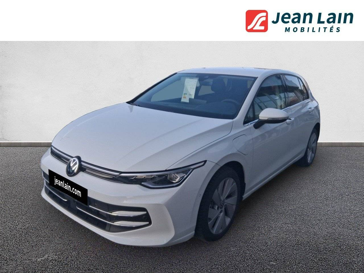 Vente en ligne VOLKSWAGEN GOLF Golf 1.5 eHybrid 204 DSG6 Style de 2025 au prix de 43 050 €