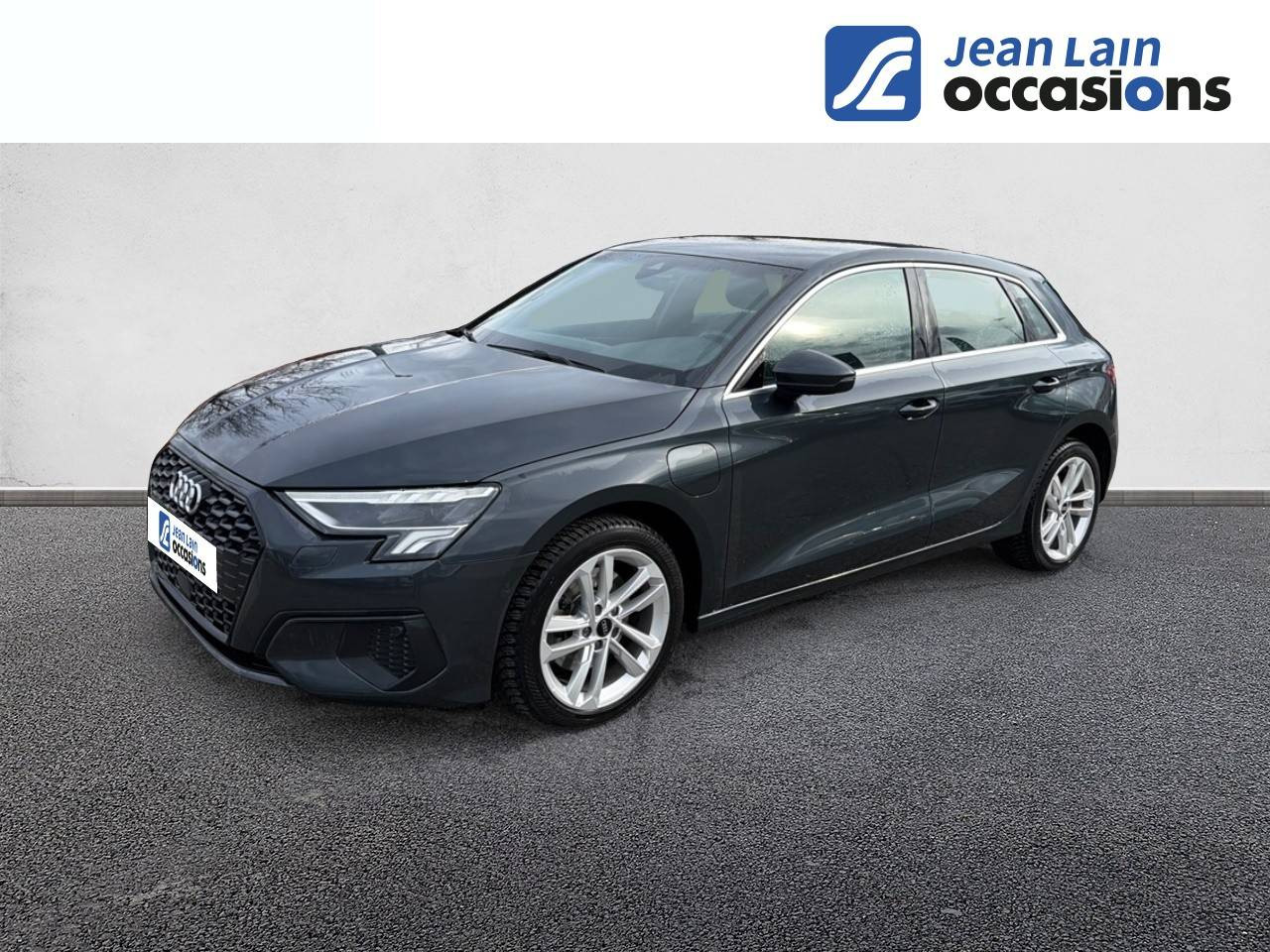 Vente en ligne AUDI A3 SPORTBACK A3 Sportback 40 TFSIe 204 S tronic 6 Business line de 2021 au prix de 22 490 €