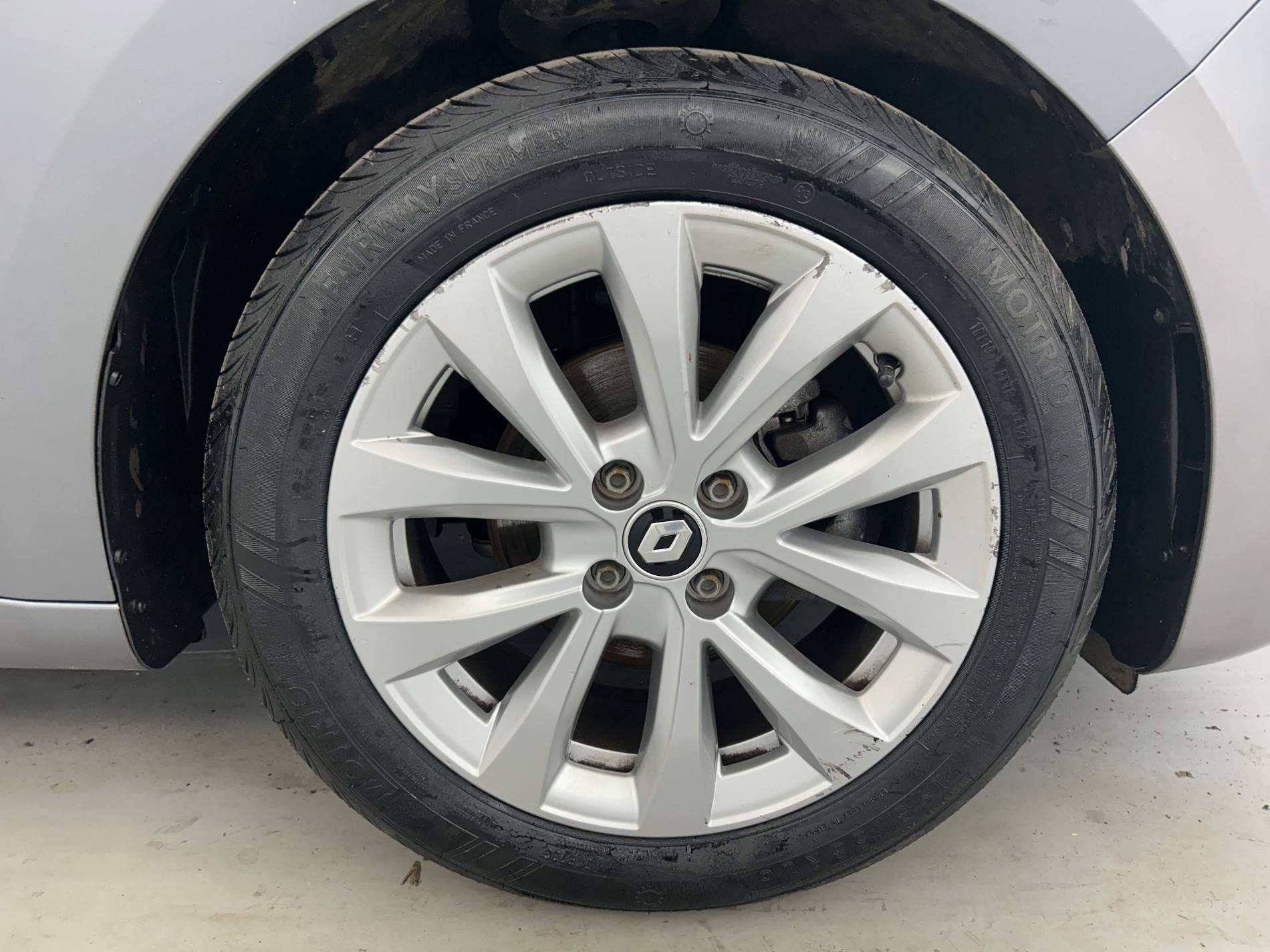 Vente en ligne Renault Clio 5 Clio TCe 90 au prix de 14 290 €