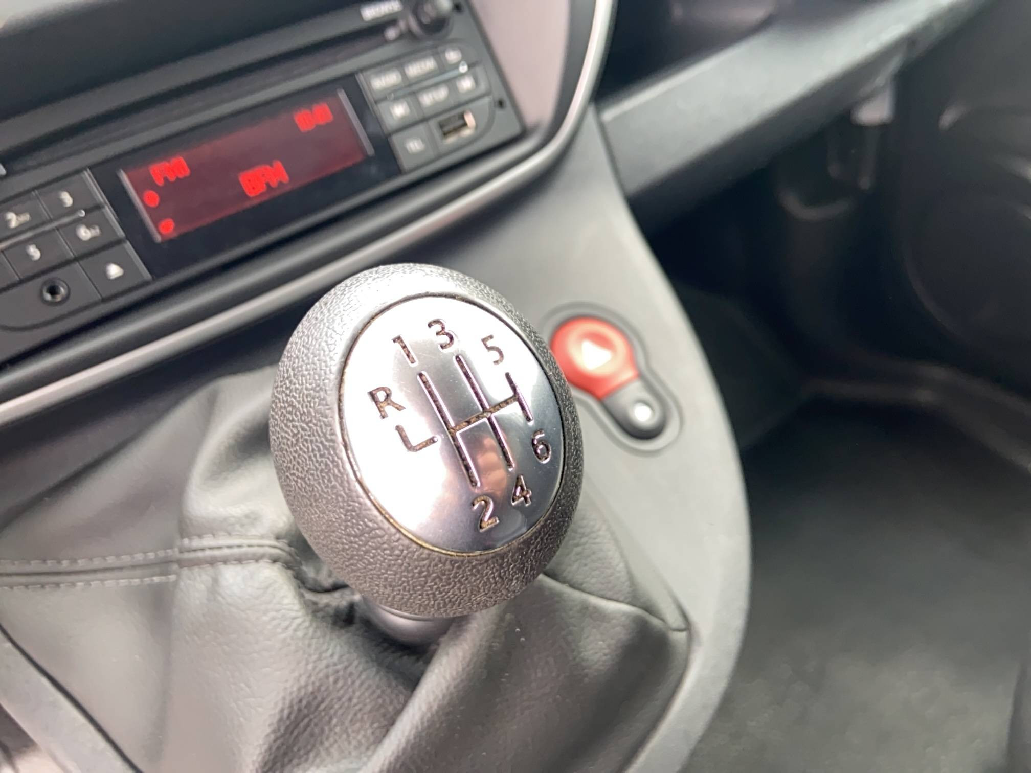 Vente en ligne Renault Kangoo Express  GRAND VOLUME BLUE DCI 115 au prix de 12 000 €