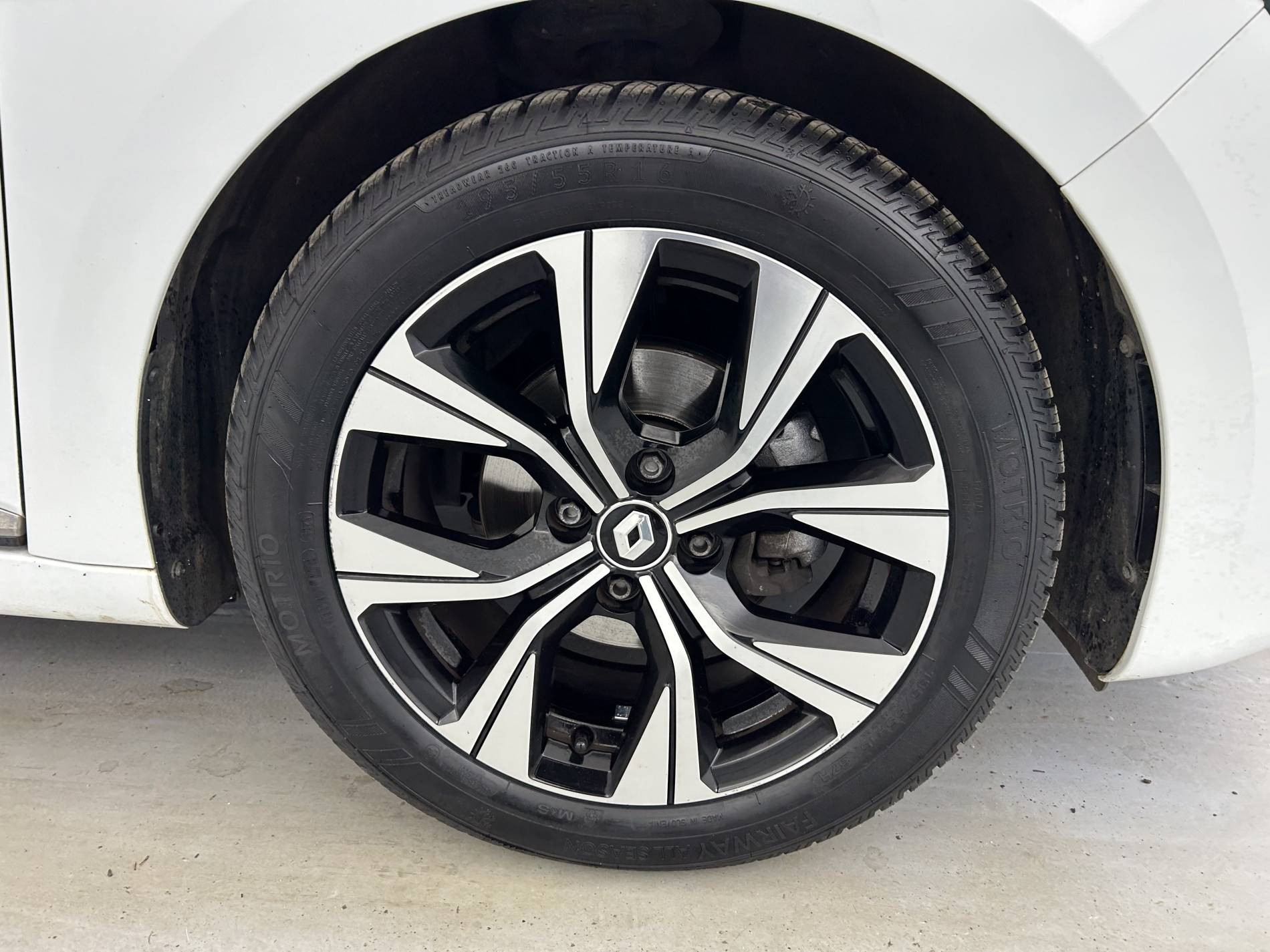 Vente en ligne Renault Clio 5 Clio TCe 90 - 21N au prix de 14 390 €