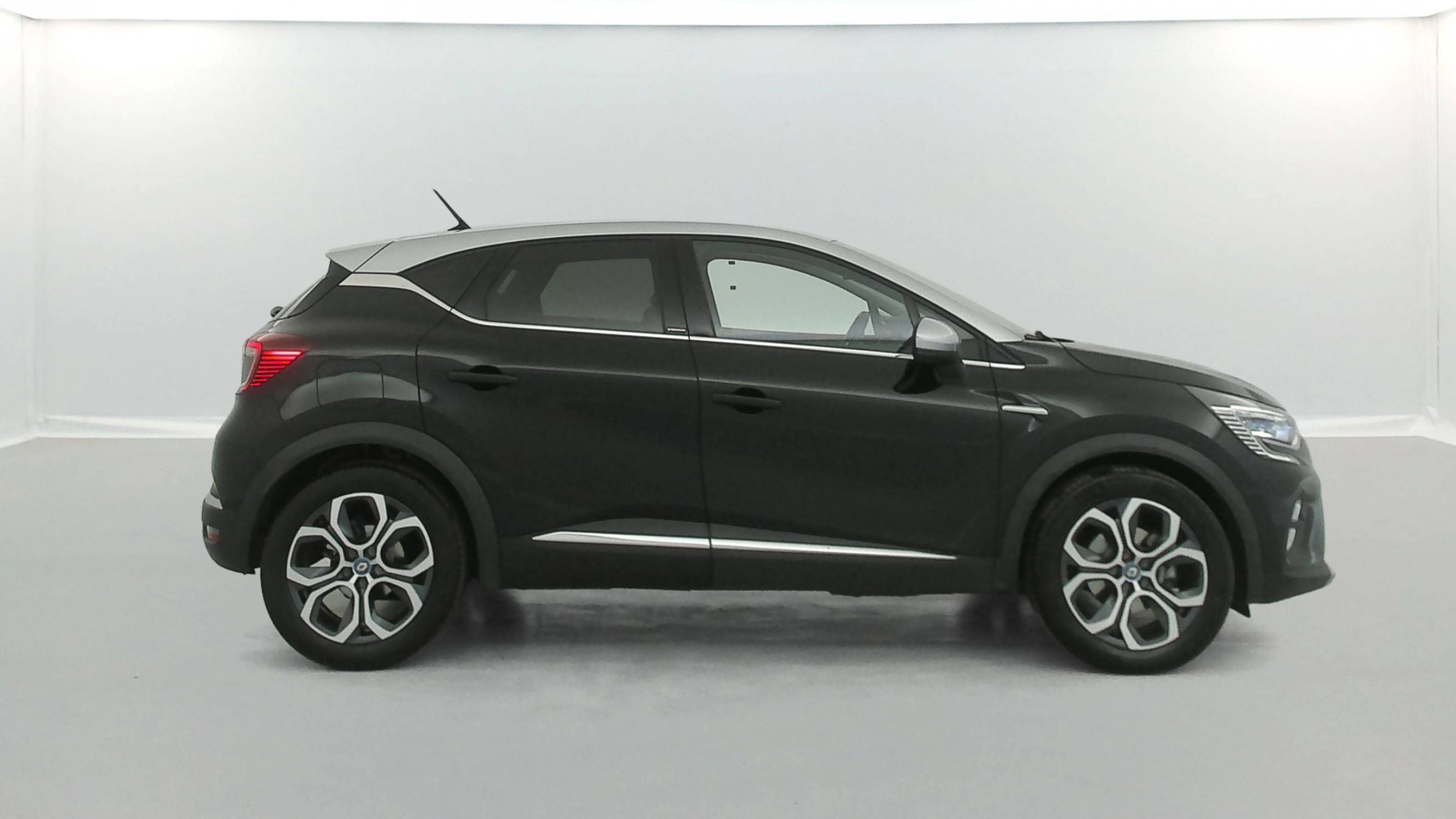 Vente en ligne Renault Captur  E-Tech 145 - 21 au prix de 16 290 €