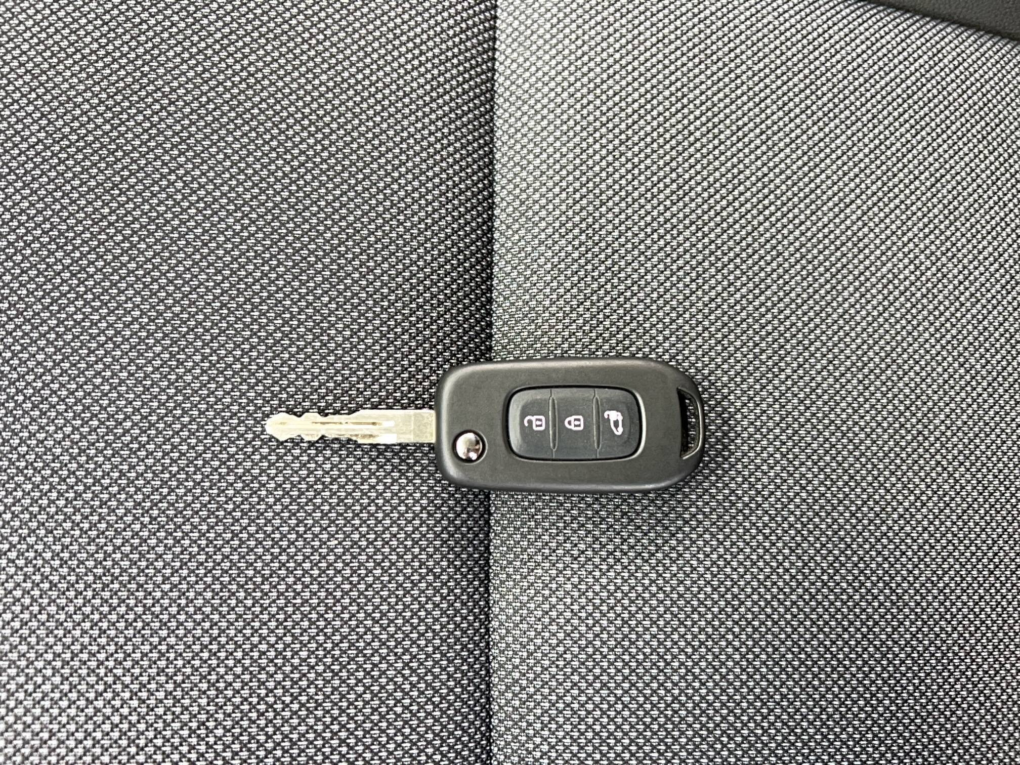 Vente en ligne Renault Kangoo Van E-Tech  FG TOLE L1 AC11 GSR2 au prix de 33 990 €