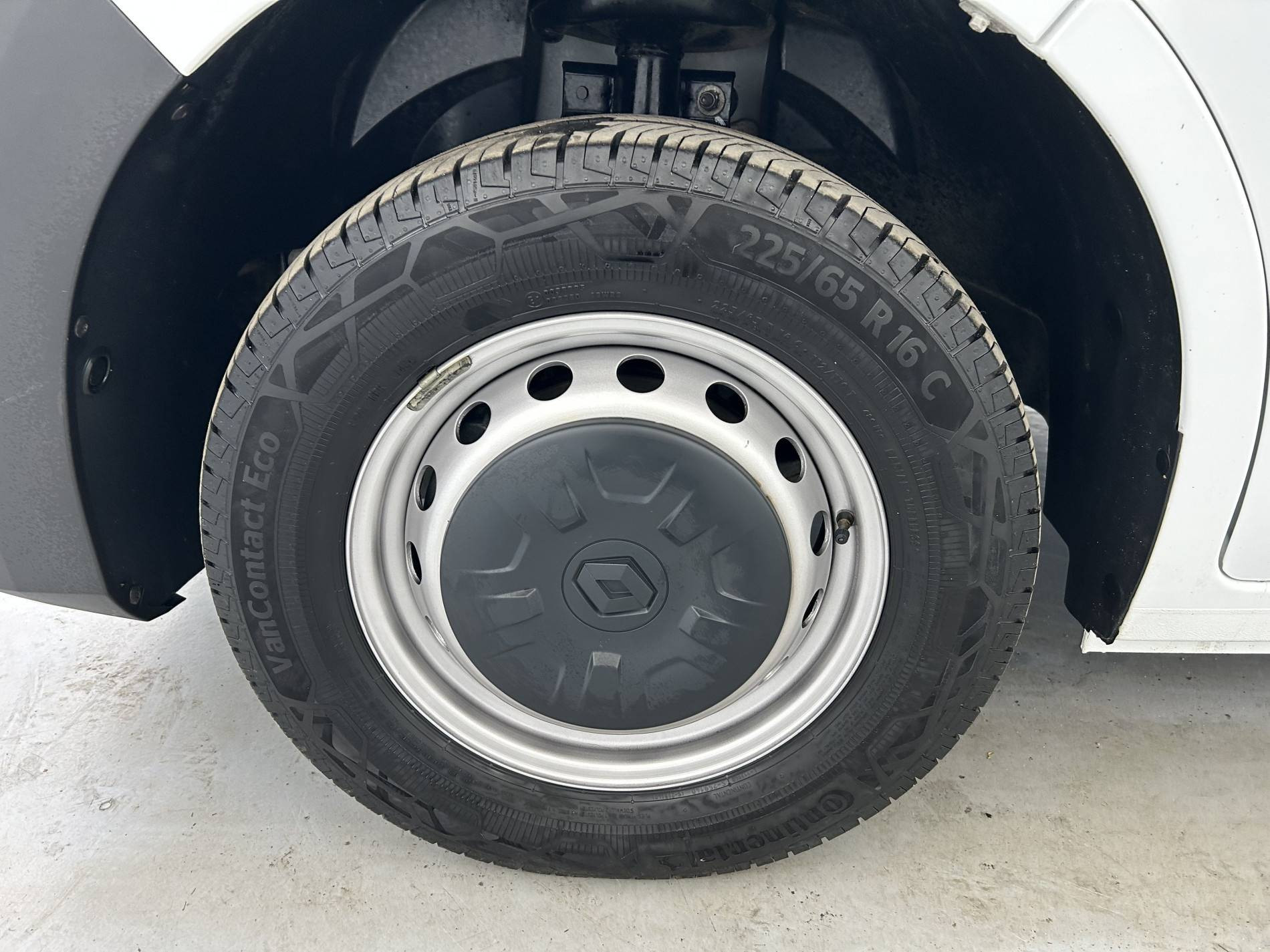 Vente en ligne Renault Master Fourgon MASTER FGN TRAC F3500 L3H3 BLUE DCI 135 au prix de 29 990 €