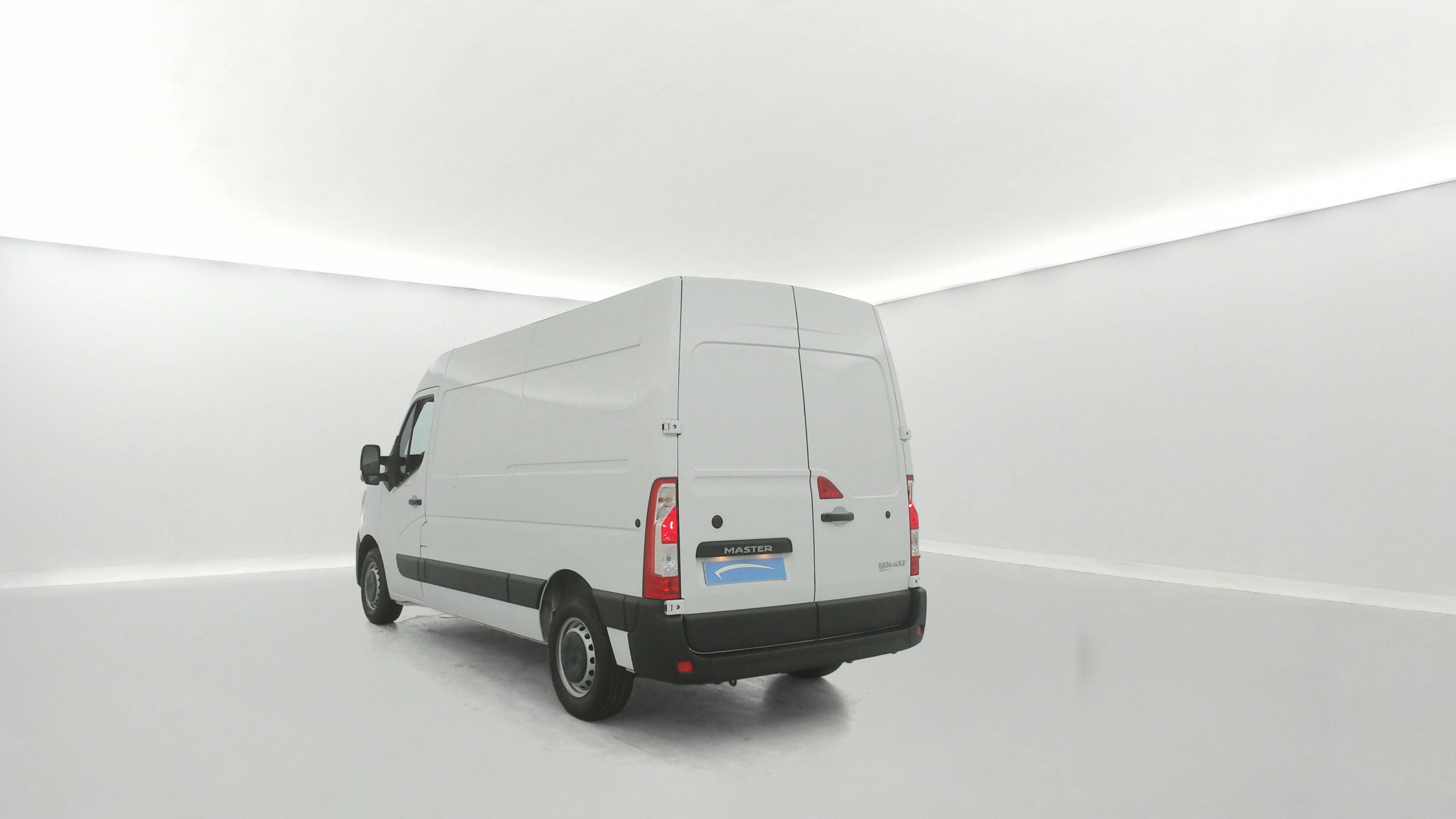 Vente en ligne Renault Master Fourgon MASTER FGN TRAC F3500 L3H3 BLUE DCI 135 au prix de 28 590 €