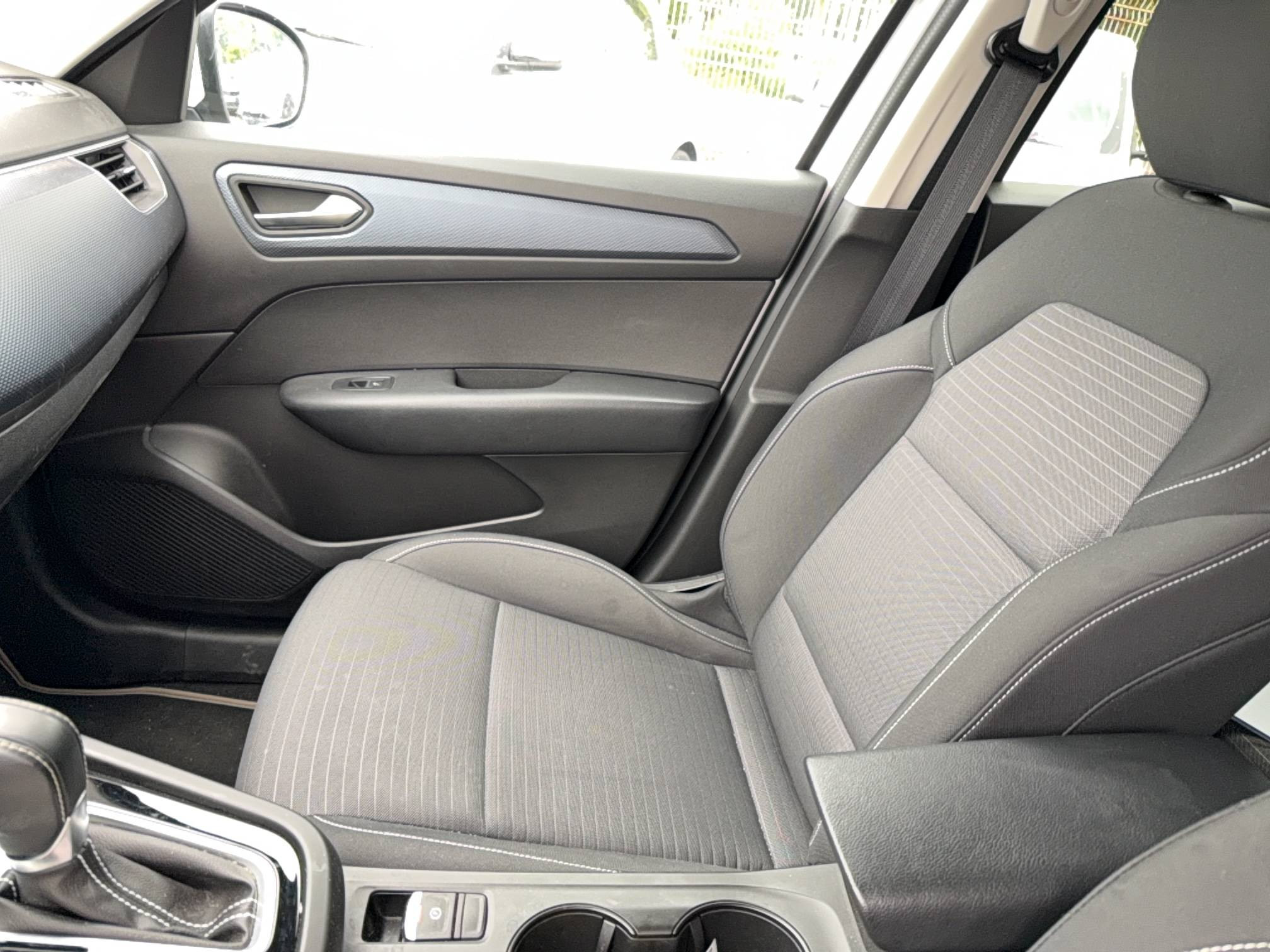 Vente en ligne Renault Arkana  E-Tech hybride 145 - 22 au prix de 17 790 €