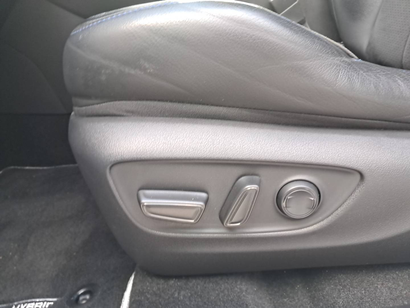 Vente en ligne Toyota RAV4 RAV4 Hybride 222 ch AWD-i au prix de 36 990 €