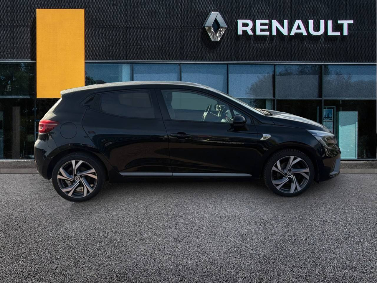 Vente en ligne Renault Clio 5 Clio TCe 140 au prix de 17 290 €