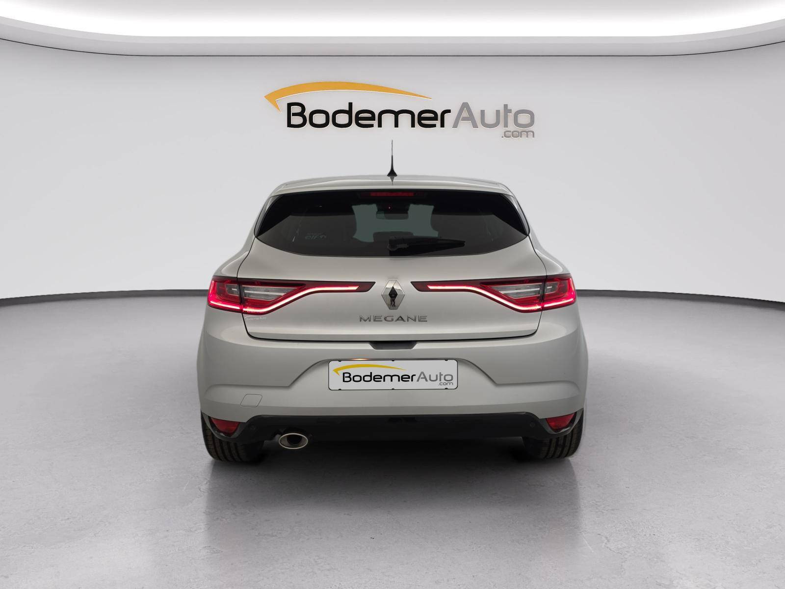Vente en ligne Renault Megane 4 Mégane IV Berline Blue dCi 115 EDC au prix de 14 990 €