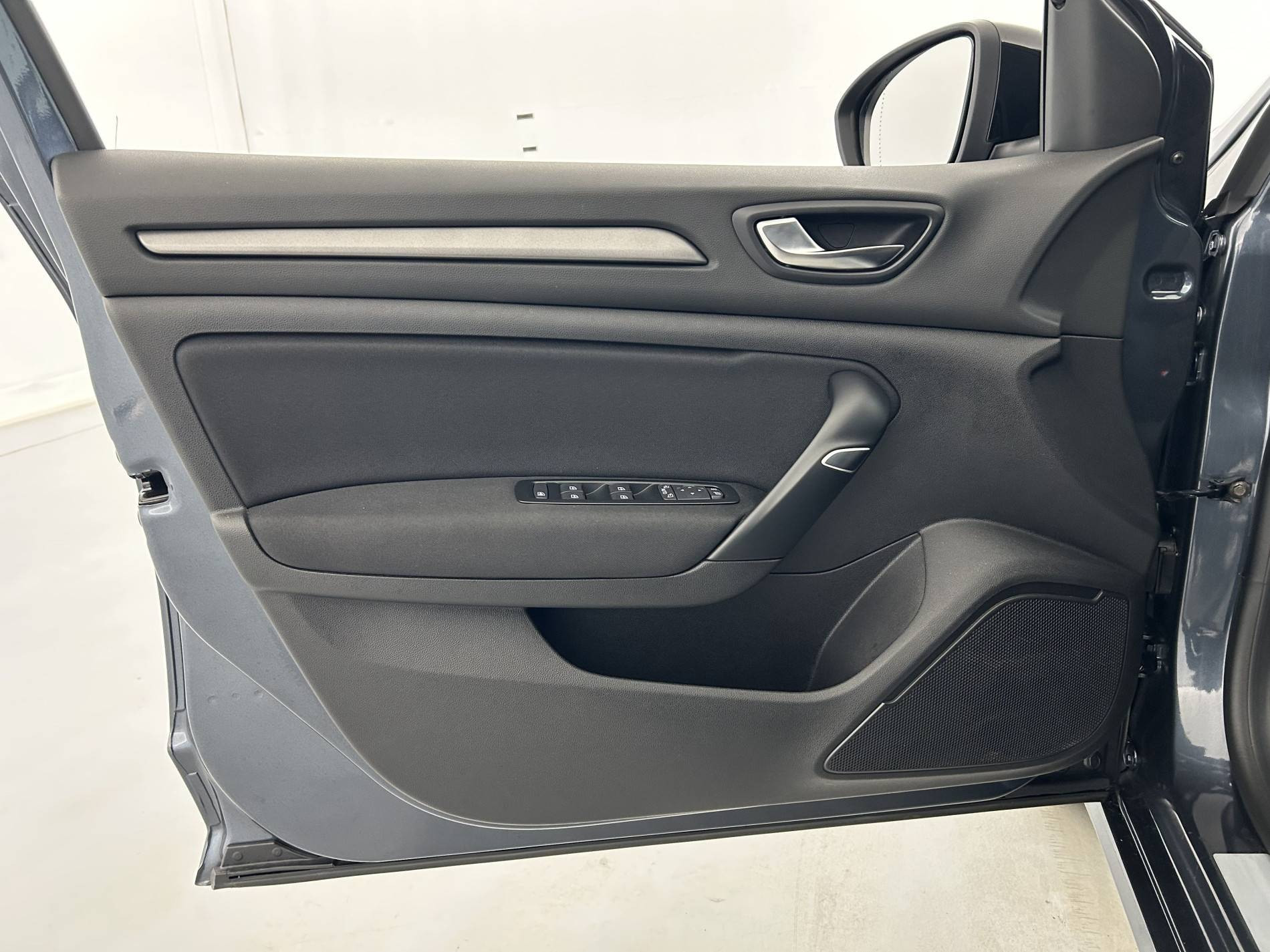 Vente en ligne Renault Megane 4 Mégane IV Berline Blue dCi 115 - 21N au prix de 16 990 €