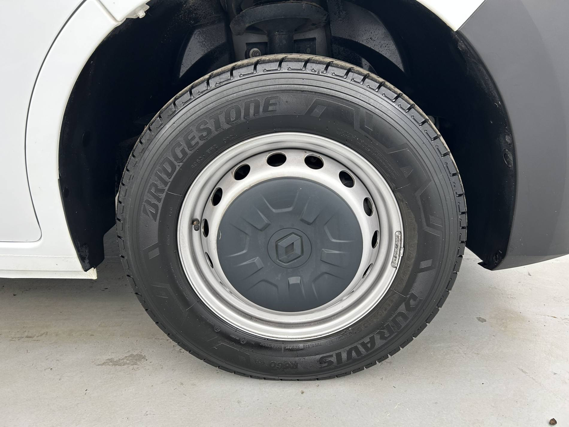 Vente en ligne Renault Master Fourgon MASTER FGN TRAC F3500 L2H2 BLUE DCI 135 au prix de 25 999 €