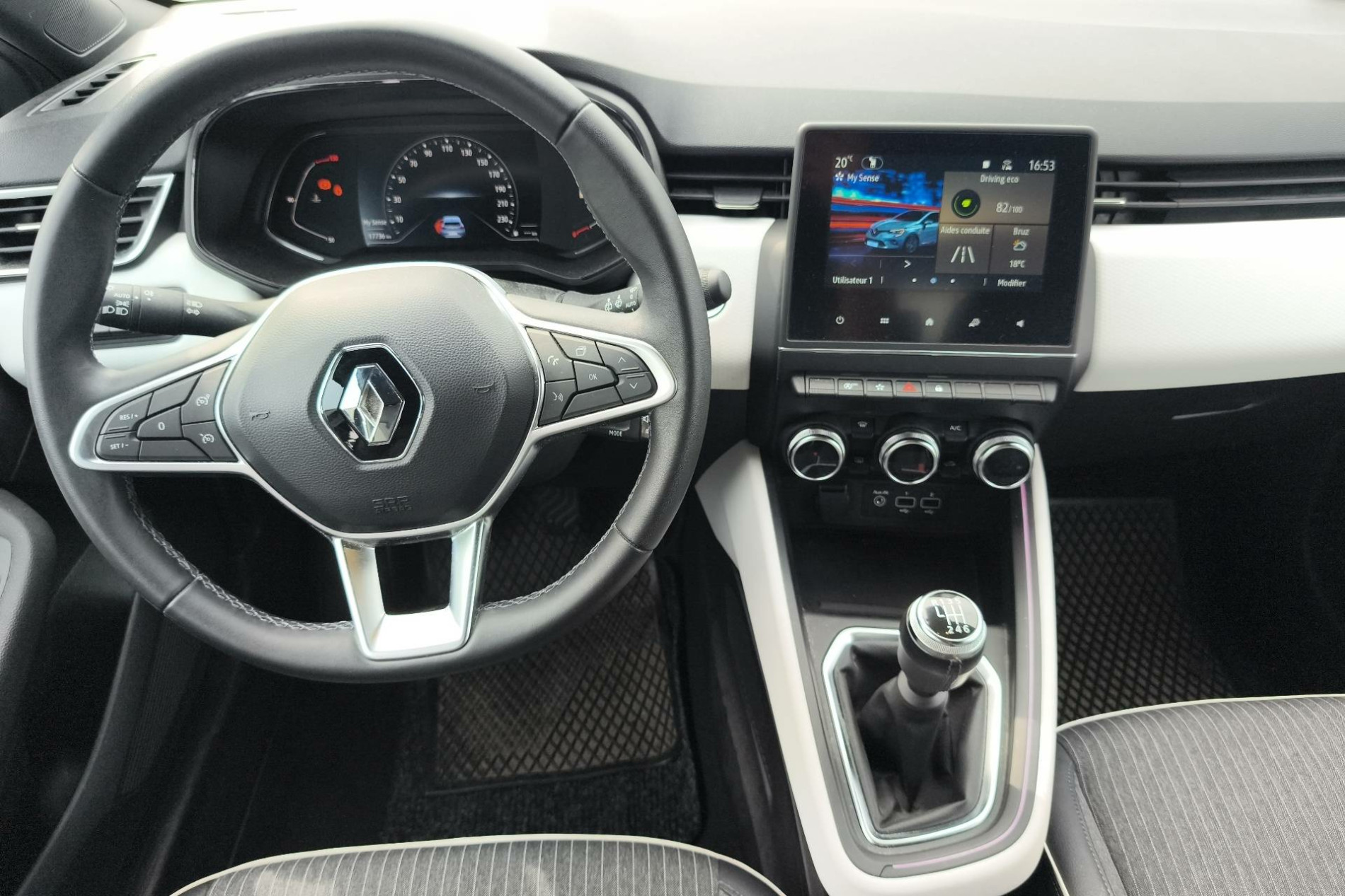 Vente en ligne Renault Clio 5 Clio TCe 90 au prix de 16 290 €