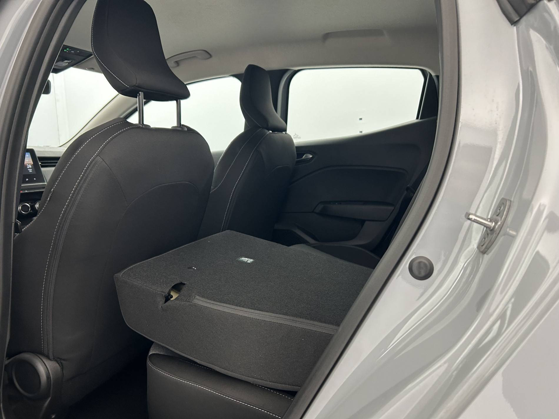 Vente en ligne Renault Clio 5 Clio E-Tech full hybrid 145 ch GSR2 au prix de 19 490 €