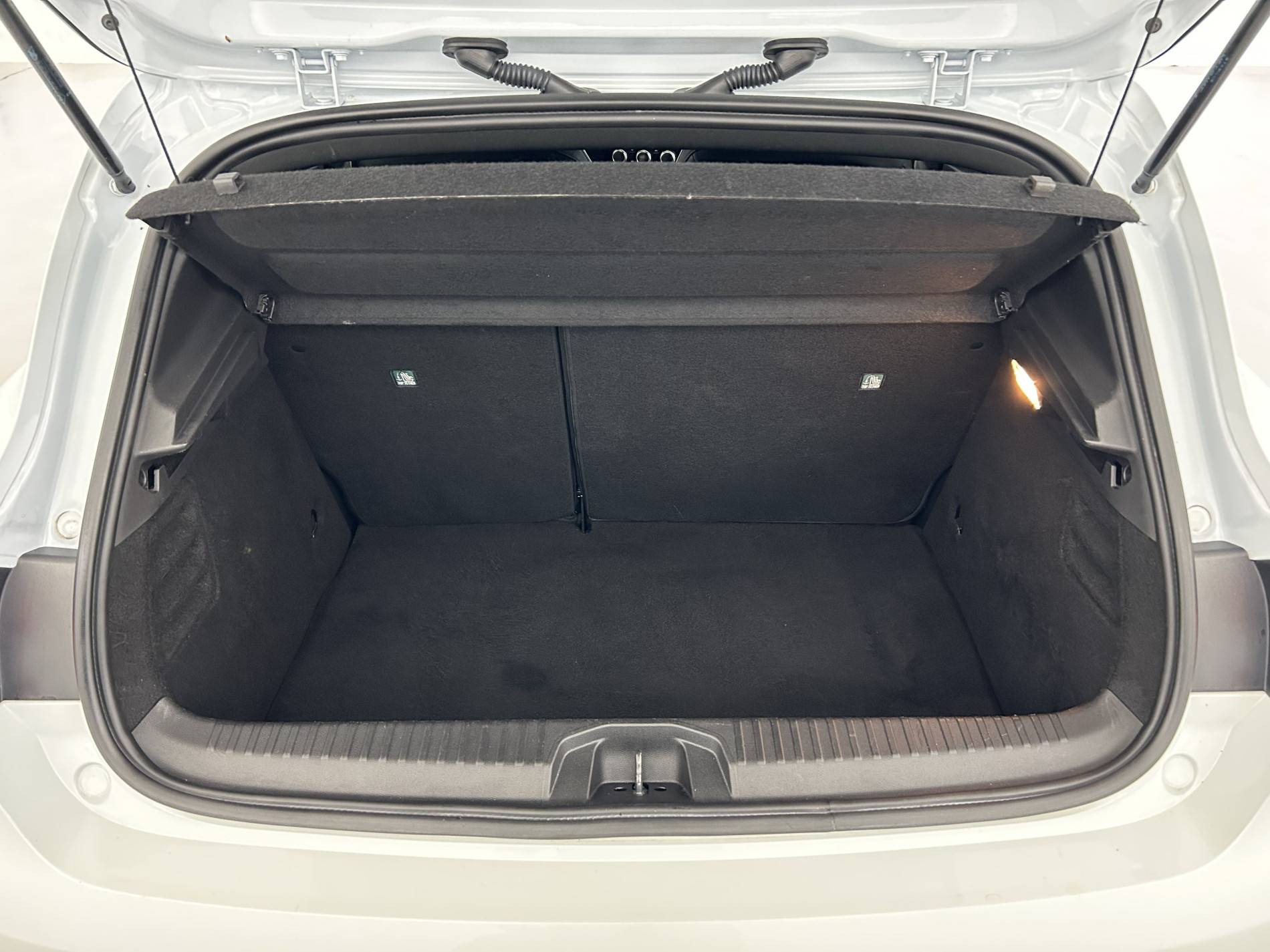 Vente en ligne Renault Clio 5 Clio E-Tech 140 au prix de 16 490 €