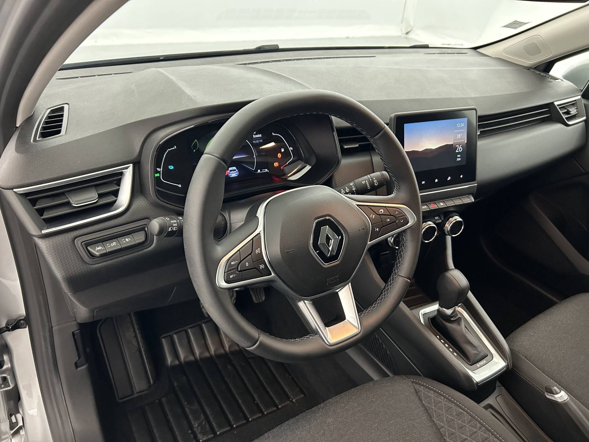 Vente en ligne Renault Clio 5 Clio E-Tech 140 - 21N au prix de 16 791 €