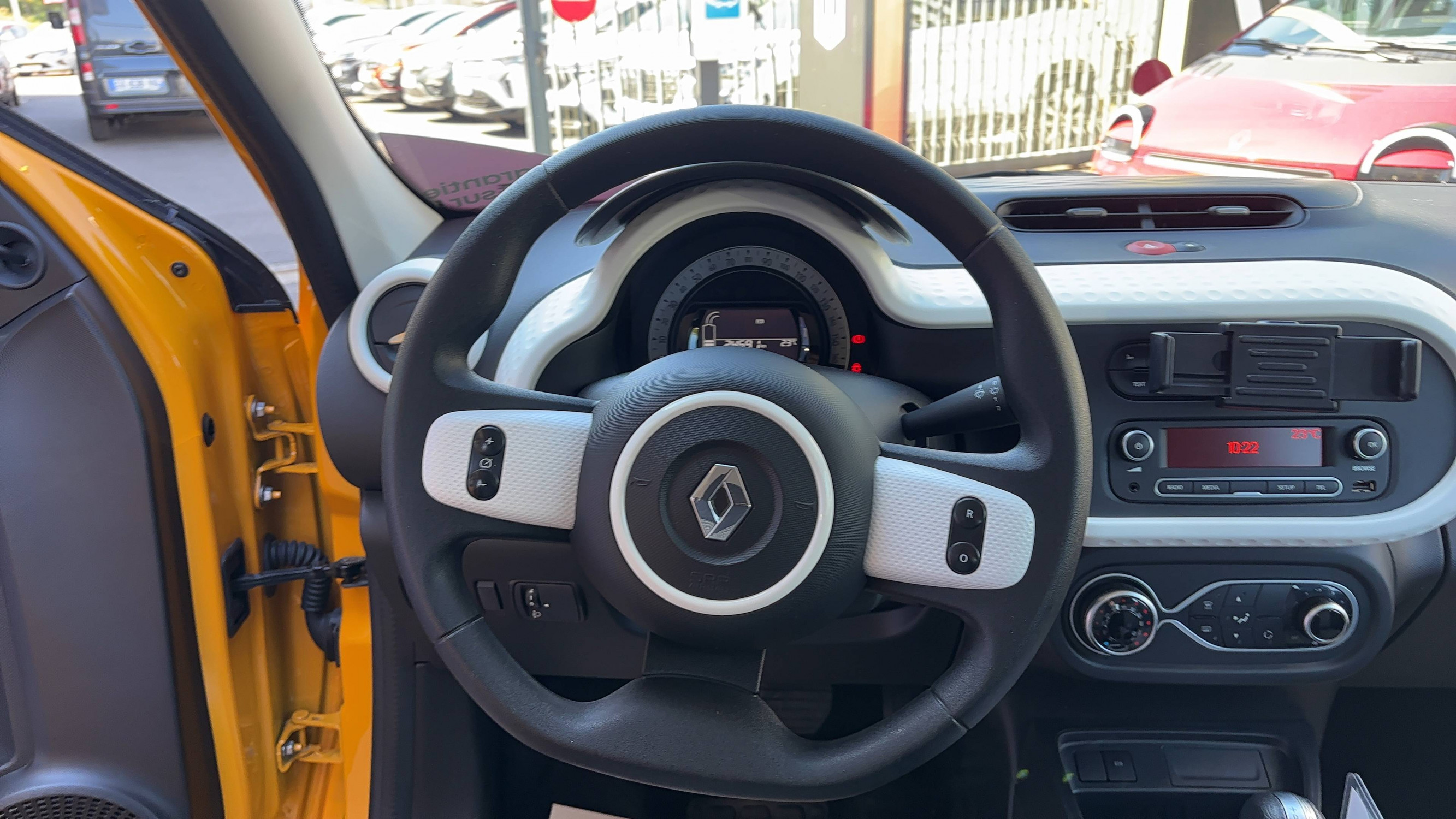 Vente en ligne Renault Twingo Electrique Twingo III E-Tech au prix de 12 990 €