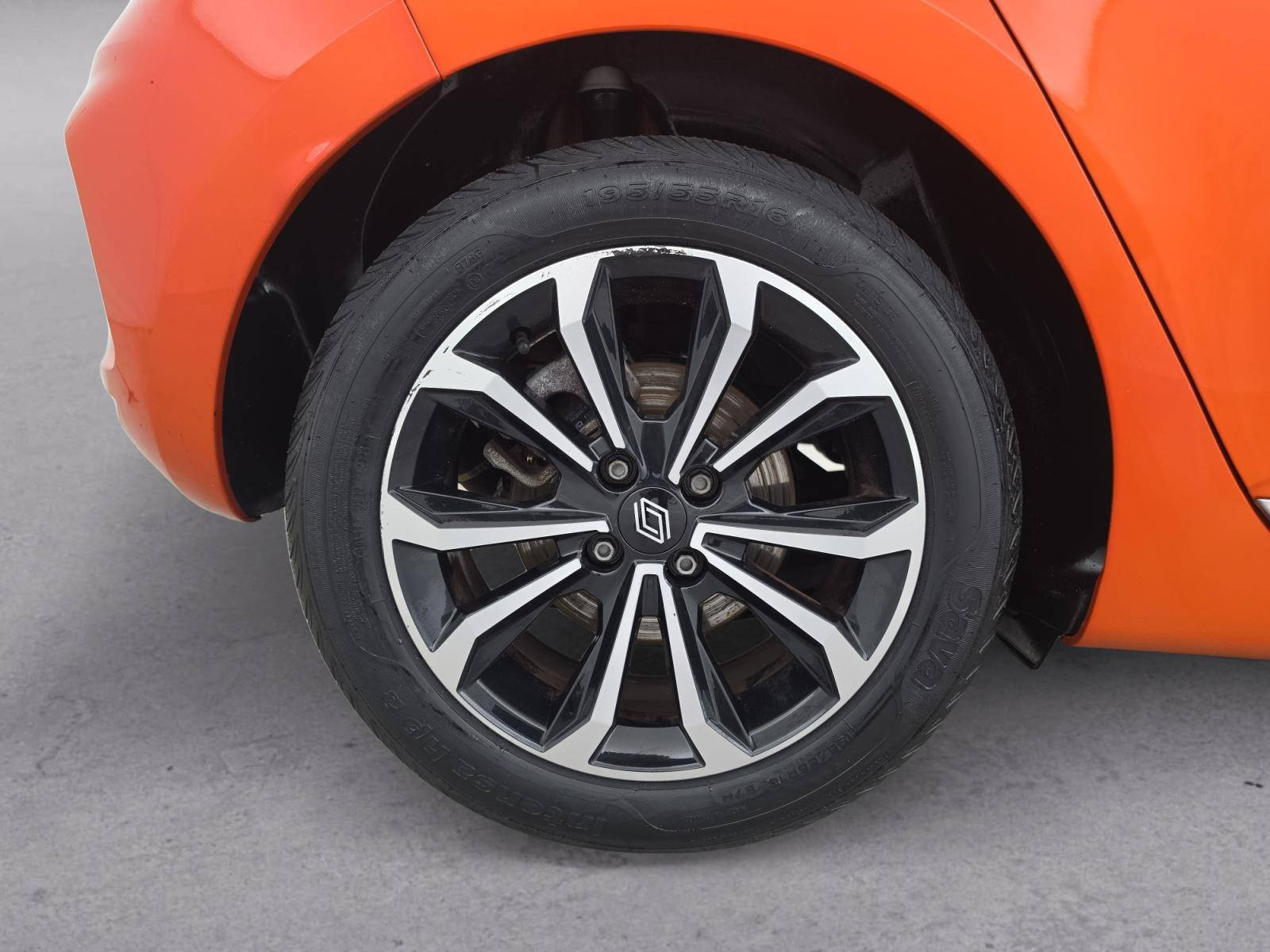 Vente en ligne Renault Clio 5 Clio E-Tech full hybrid 145 au prix de 18 490 €