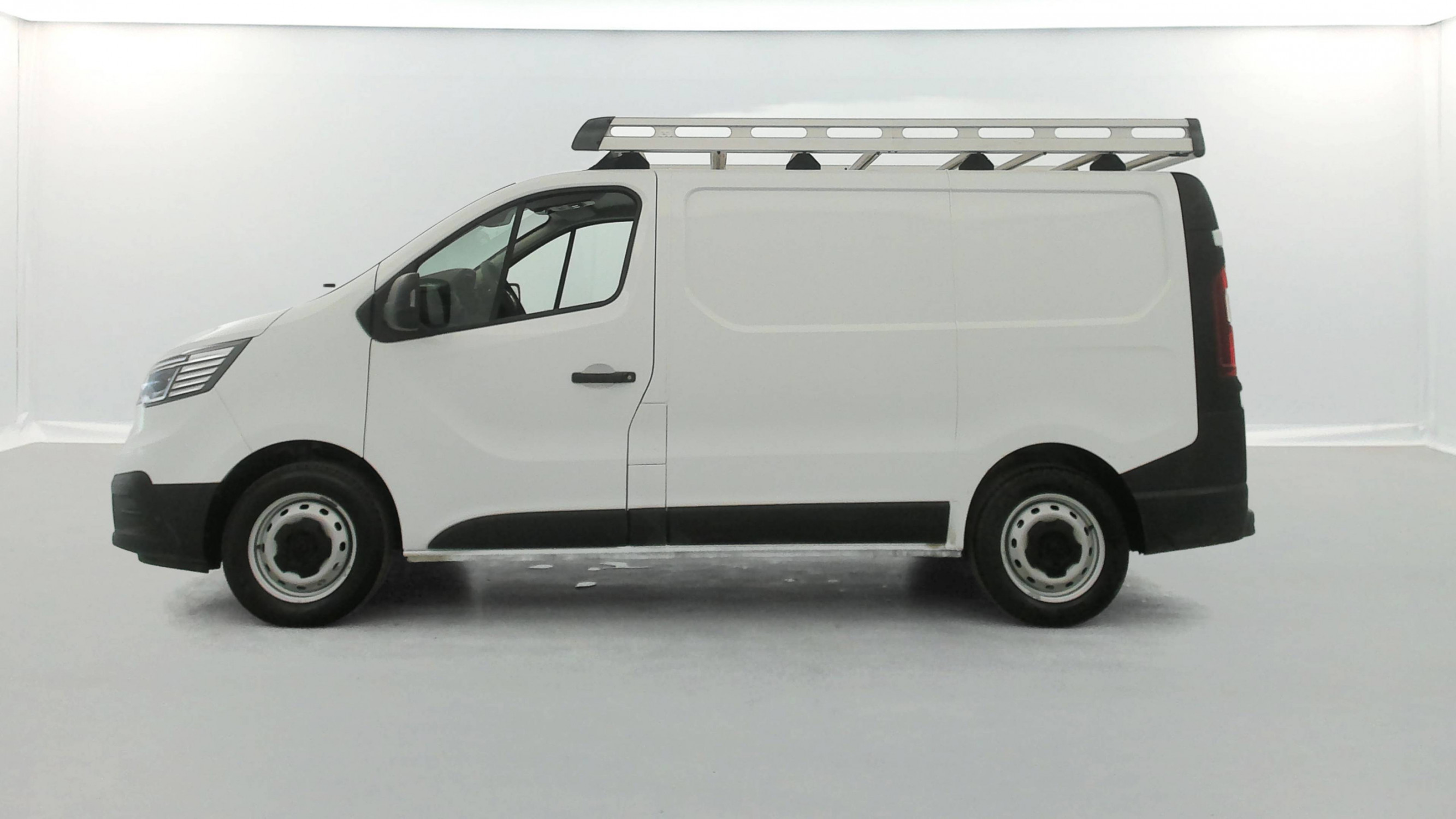 Vente en ligne Renault Trafic 3 Fourgon TRAFIC FGN L1H1 2800 KG BLUE DCI 110 au prix de 18 990 €