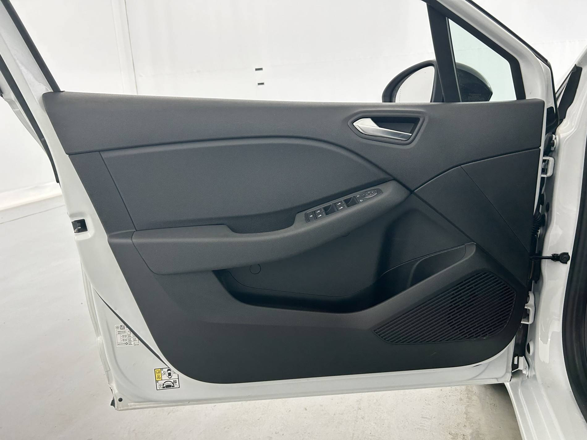 Vente en ligne Renault Clio 5 Clio E-Tech full hybrid 145 au prix de 15 490 €