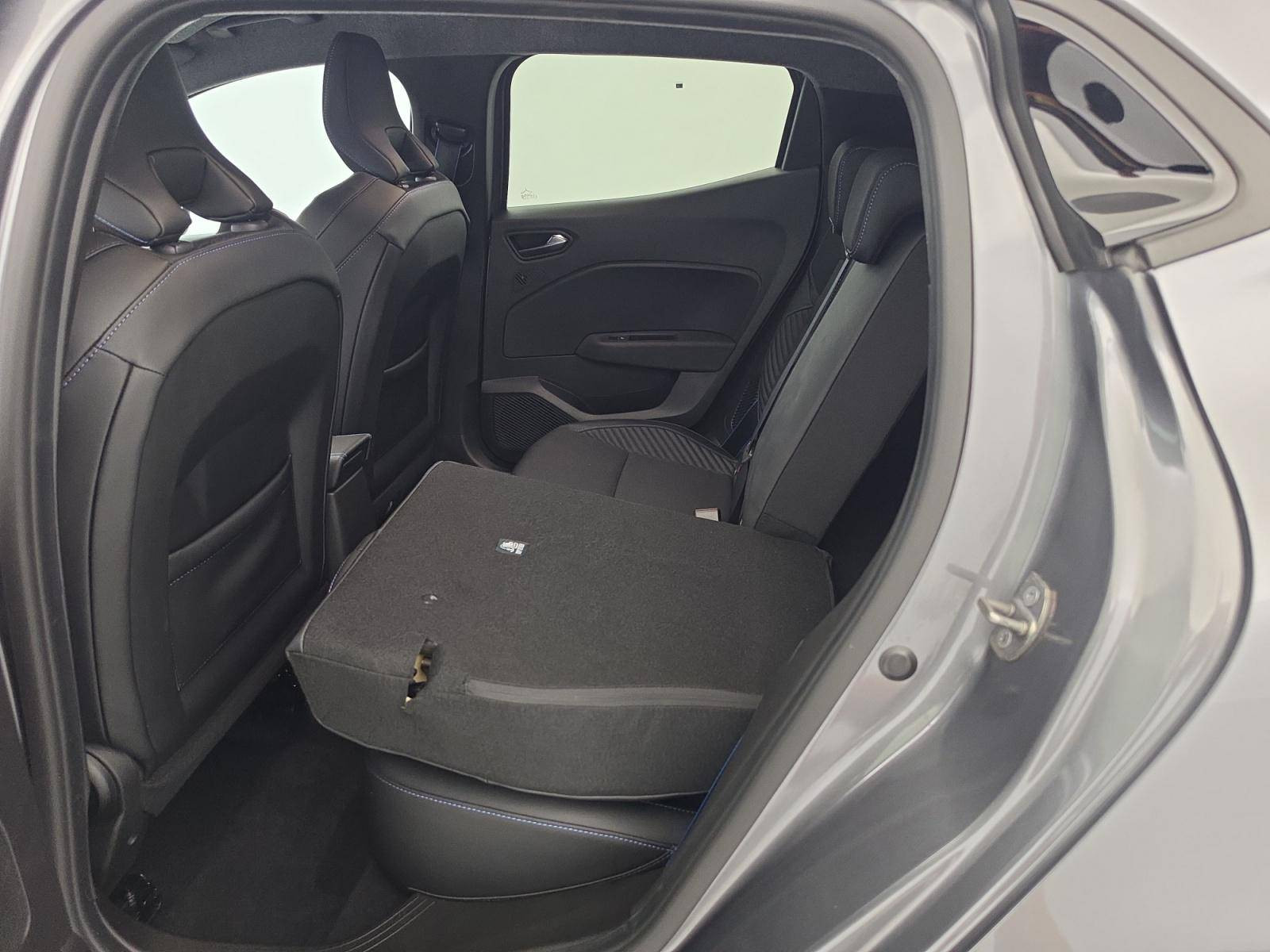 Vente en ligne Renault Clio 5 Clio E-Tech full hybrid 145 au prix de 19 785 €