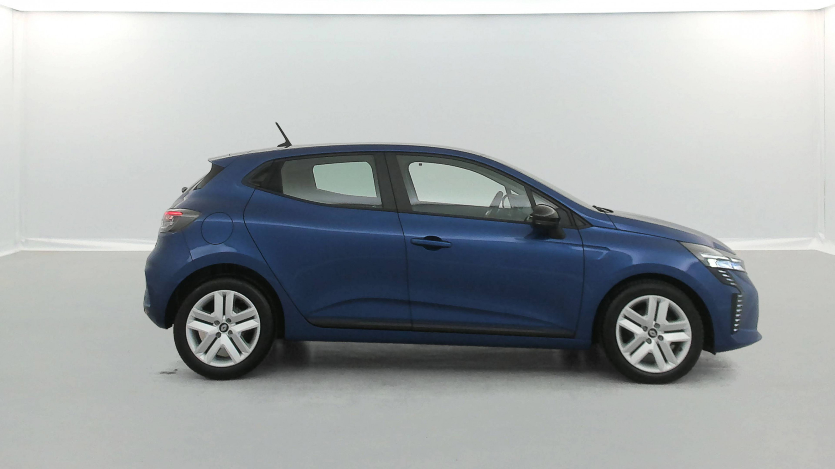 Vente en ligne Renault Clio 5 Clio TCe 90 au prix de 15 290 €