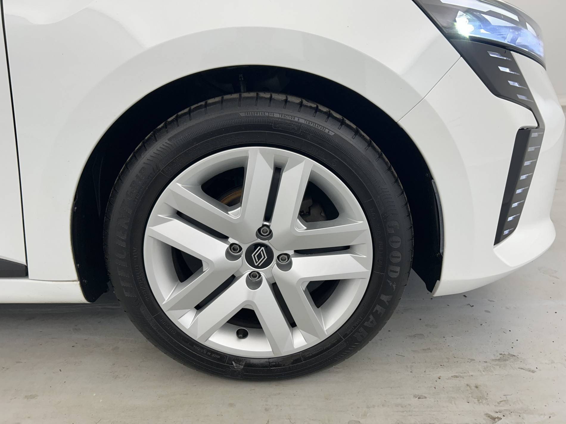 Vente en ligne Renault Clio 5 Clio TCe 90 au prix de 14 290 €