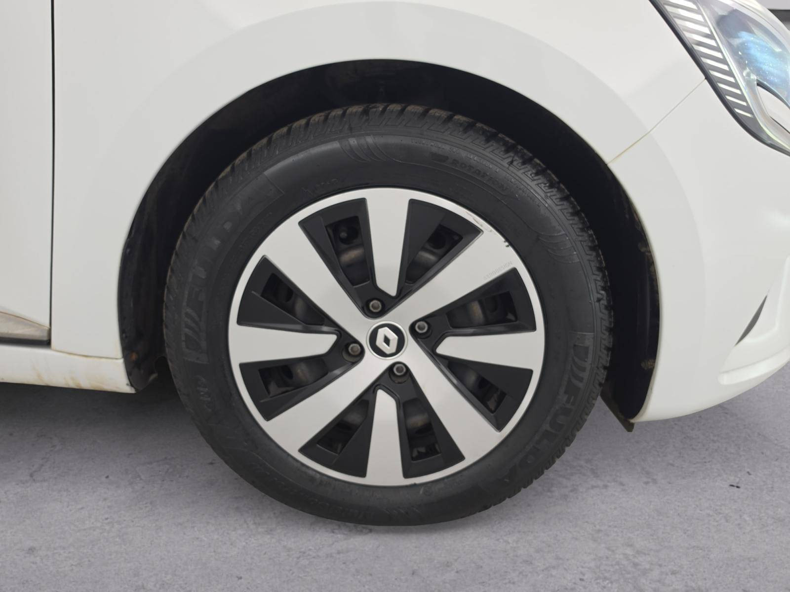 Vente en ligne Renault Clio 5 Clio TCe 90 au prix de 13 690 €