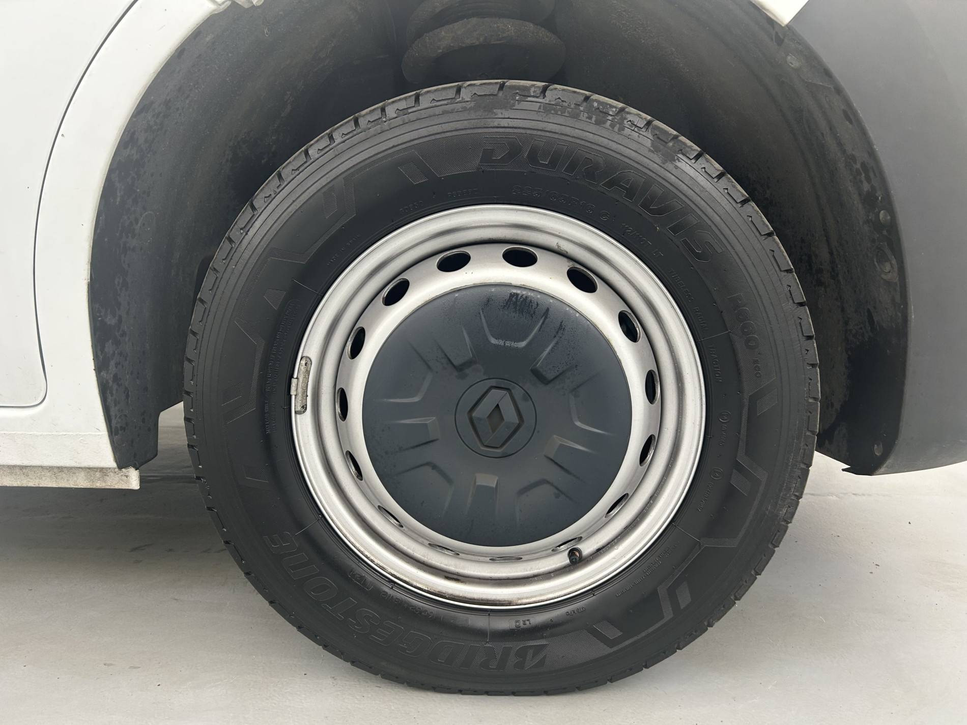 Vente en ligne Renault Master Fourgon MASTER FGN TRAC F3500 L2H2 BLUE DCI 135 au prix de 23 990 €