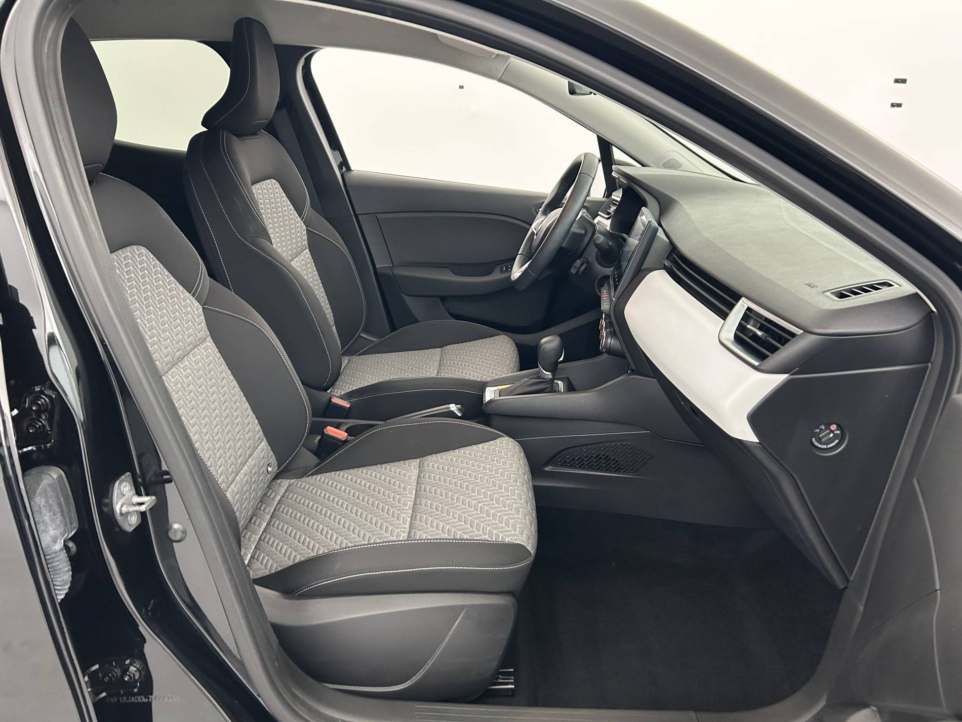 Vente en ligne Renault Clio 5 Clio TCe 90 X-Tronic au prix de 15 990 €