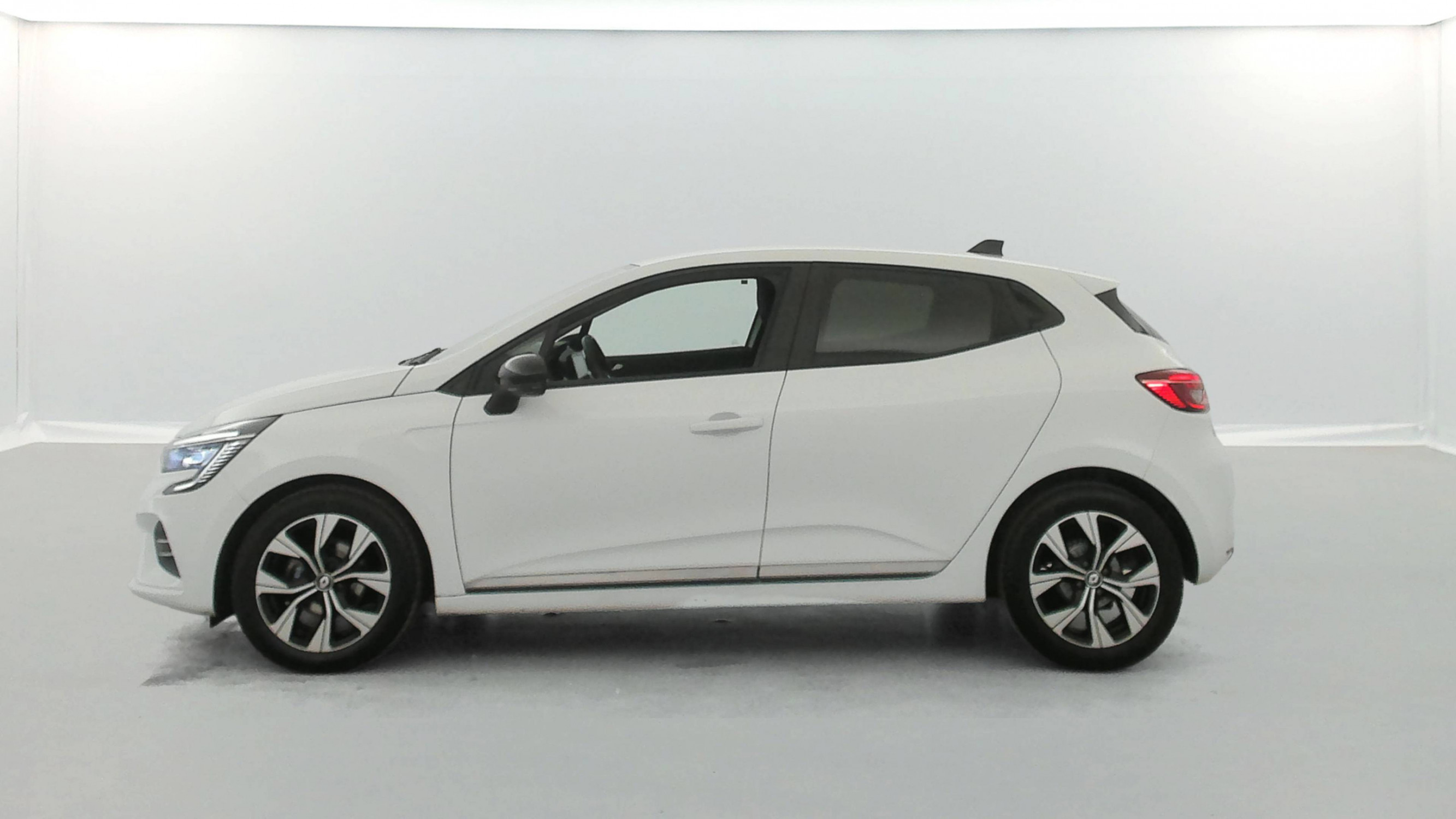 Vente en ligne Renault Clio 5 Clio TCe 90 au prix de 14 490 €