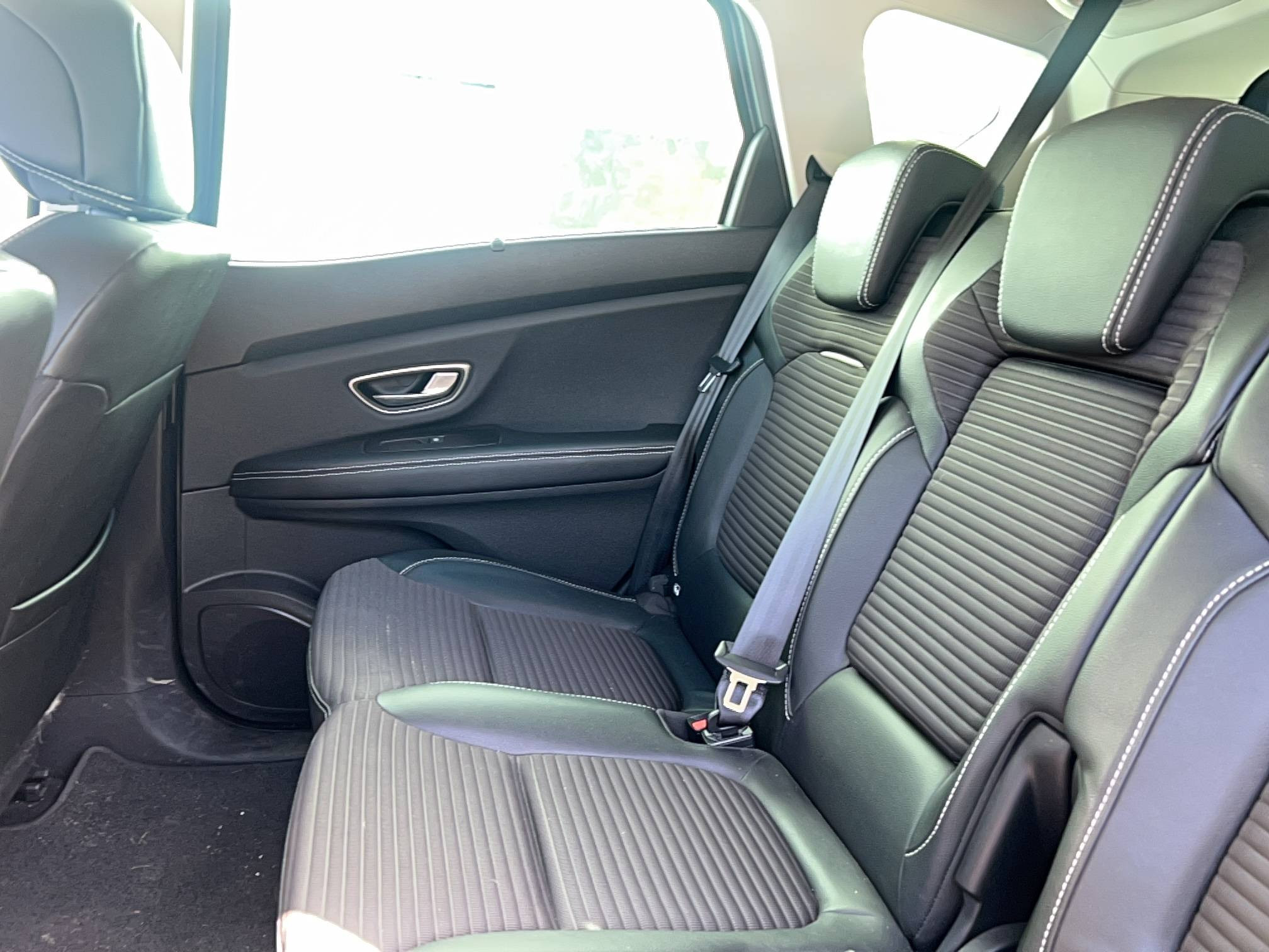 Vente en ligne Renault Scenic 4 Scenic TCe 140 FAP au prix de 15 590 €