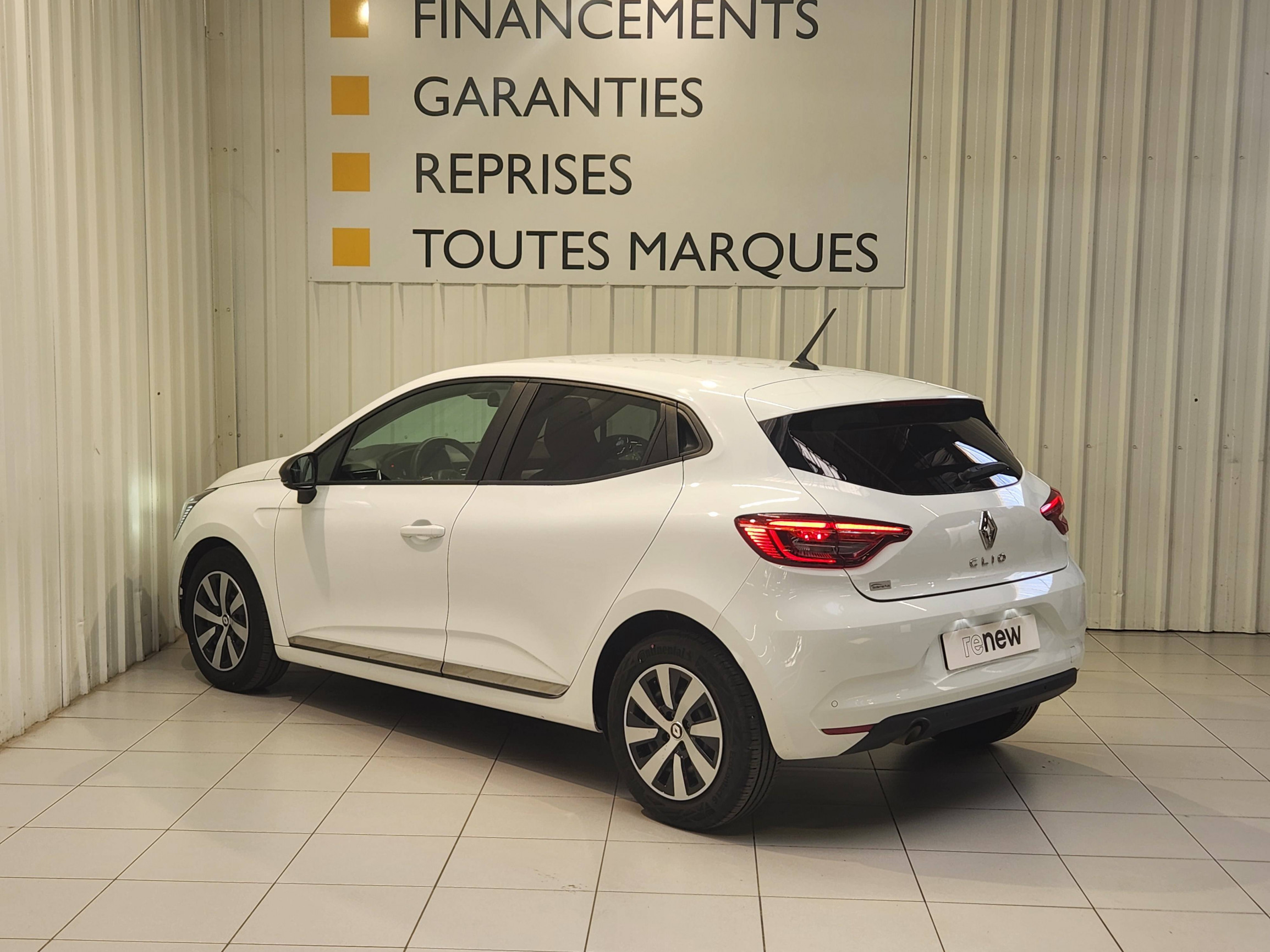 Vente en ligne Renault Clio 5 Clio TCe 90 au prix de 14 390 €