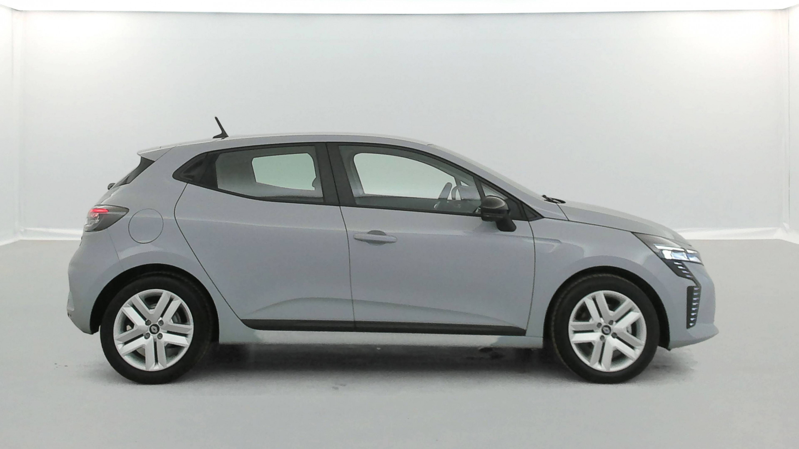 Vente en ligne Renault Clio 5 Clio E-Tech full hybrid 145 ch GSR2 au prix de 19 990 €