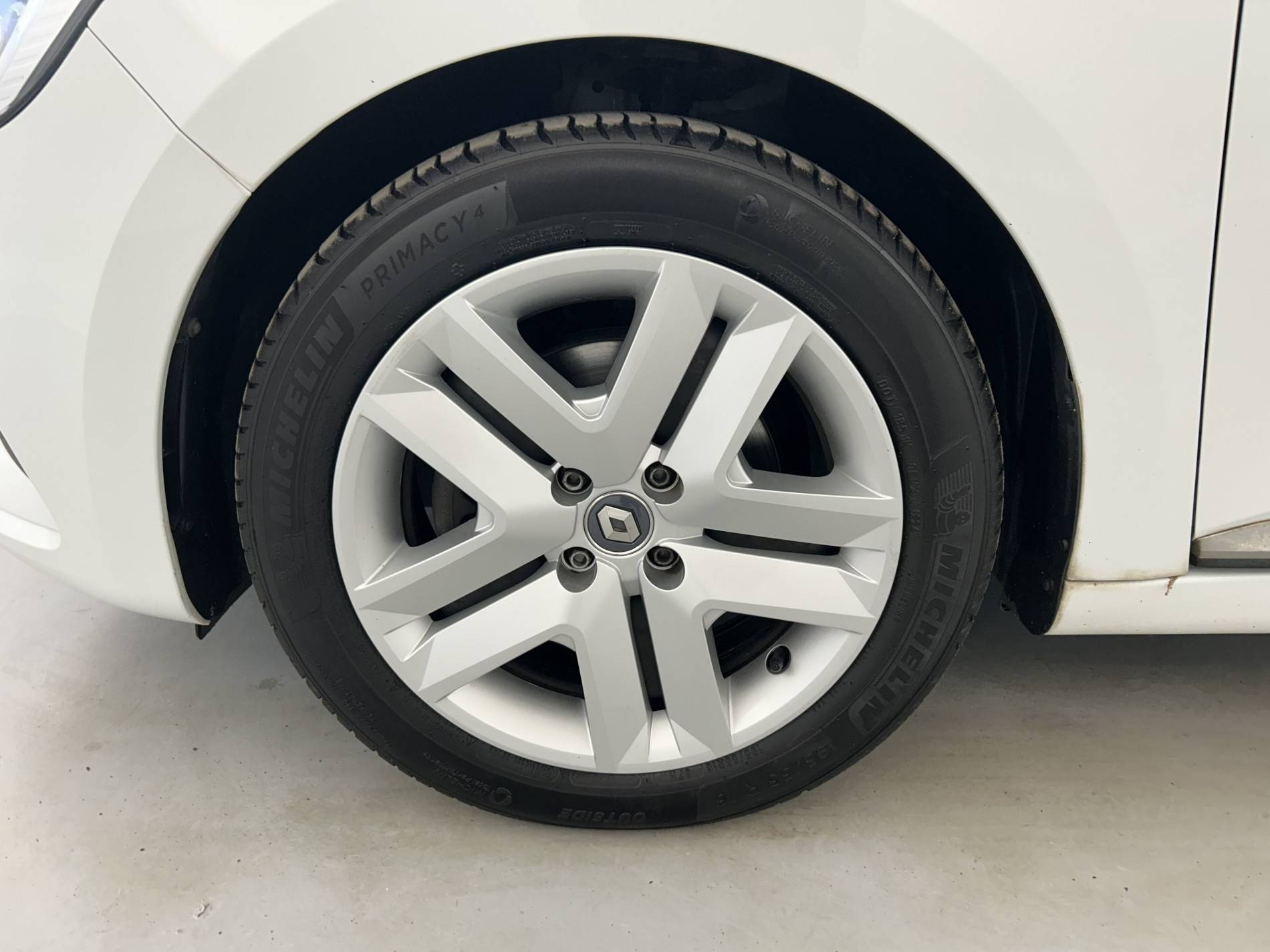 Vente en ligne Renault Clio 5 Clio Blue dCi 85 au prix de 13 100 €