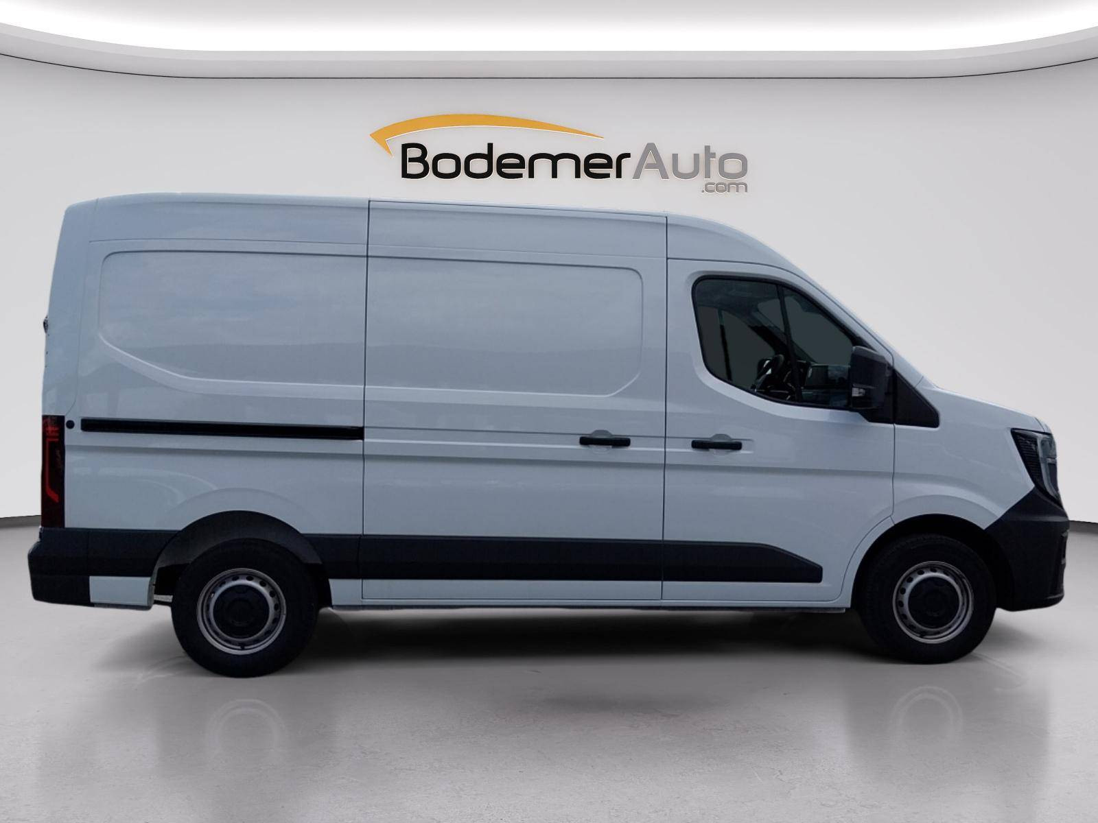 Vente en ligne Renault Master Fourgon MASTER FG BLUE DCI 130 L2H2 3T5 TR au prix de 28 490 €