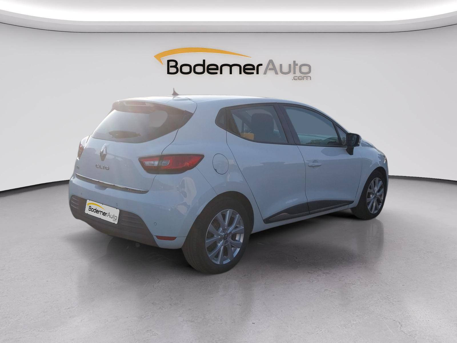 Vente en ligne Renault Clio 4 Estate Clio Estate dCi 90 E6C au prix de 11 590 €
