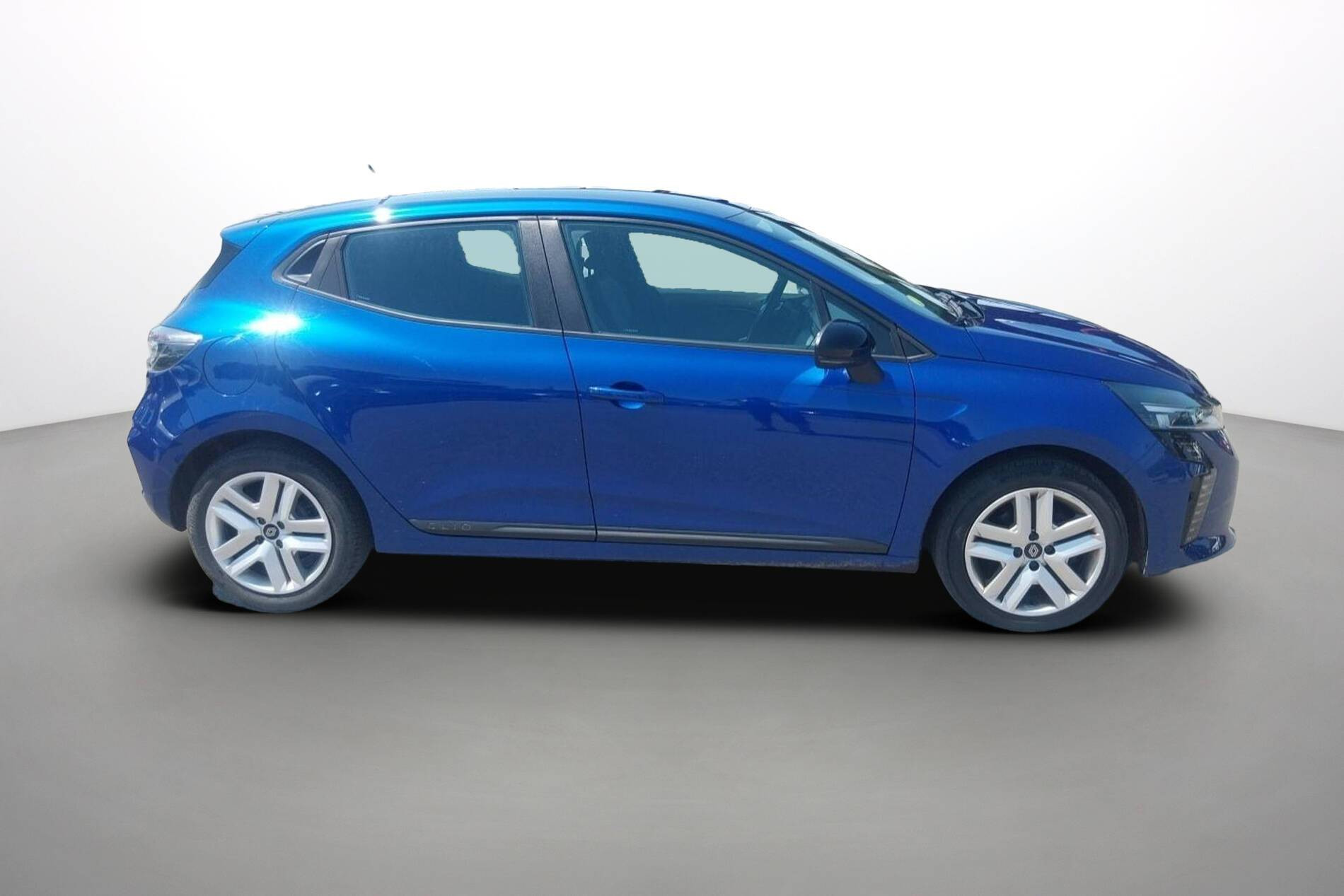 Vente en ligne Renault Clio 5 Clio dCi 100 au prix de 15 490 €