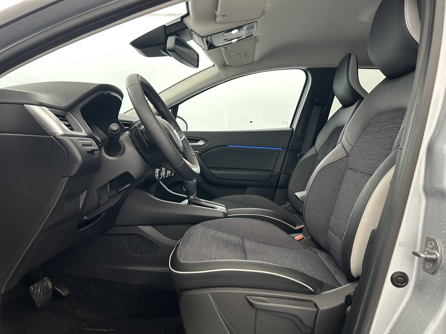 Vente en ligne Renault Captur  mild hybrid 160 EDC au prix de 20 990 €