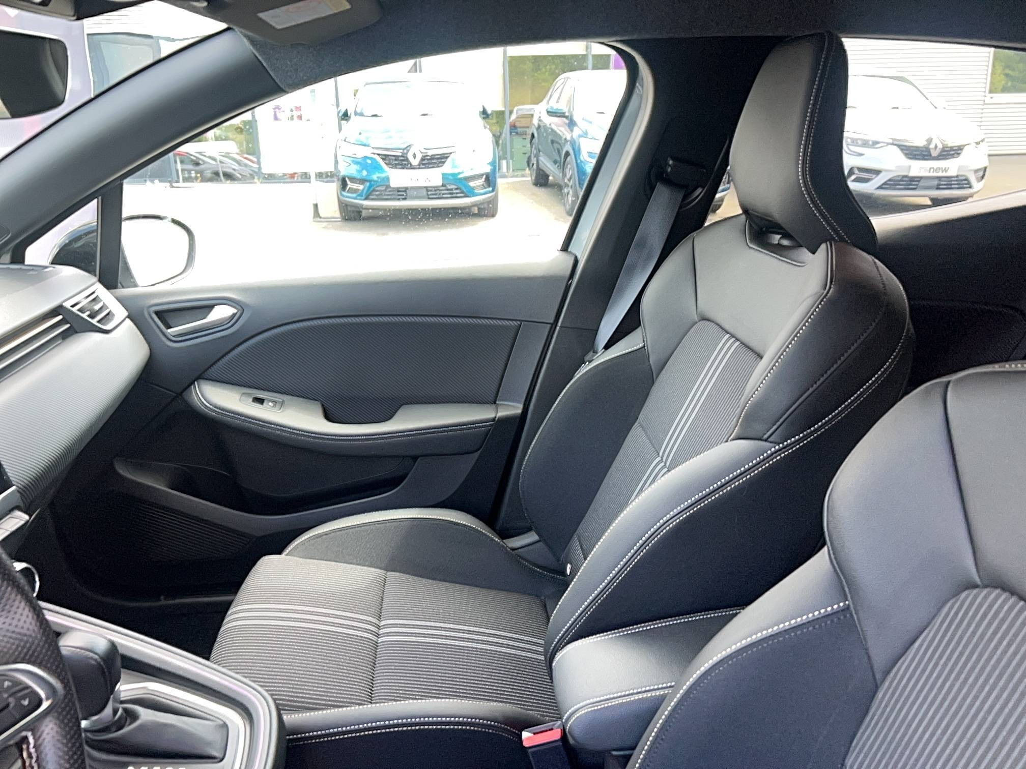 Vente en ligne Renault Clio 5 Clio E-Tech hybride 145 au prix de 16 990 €