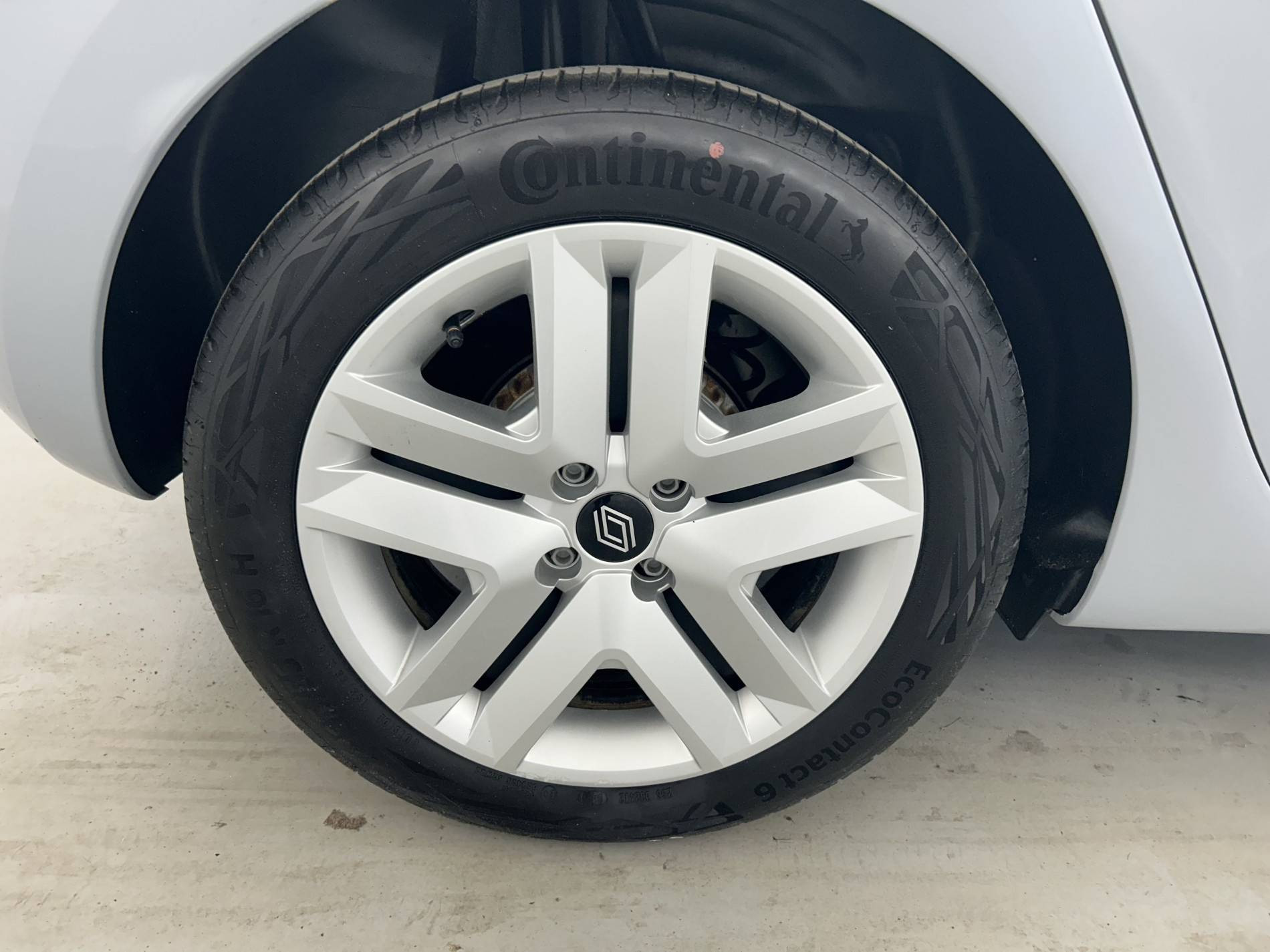 Vente en ligne Renault Clio 5 Clio TCe 90 au prix de 15 990 €