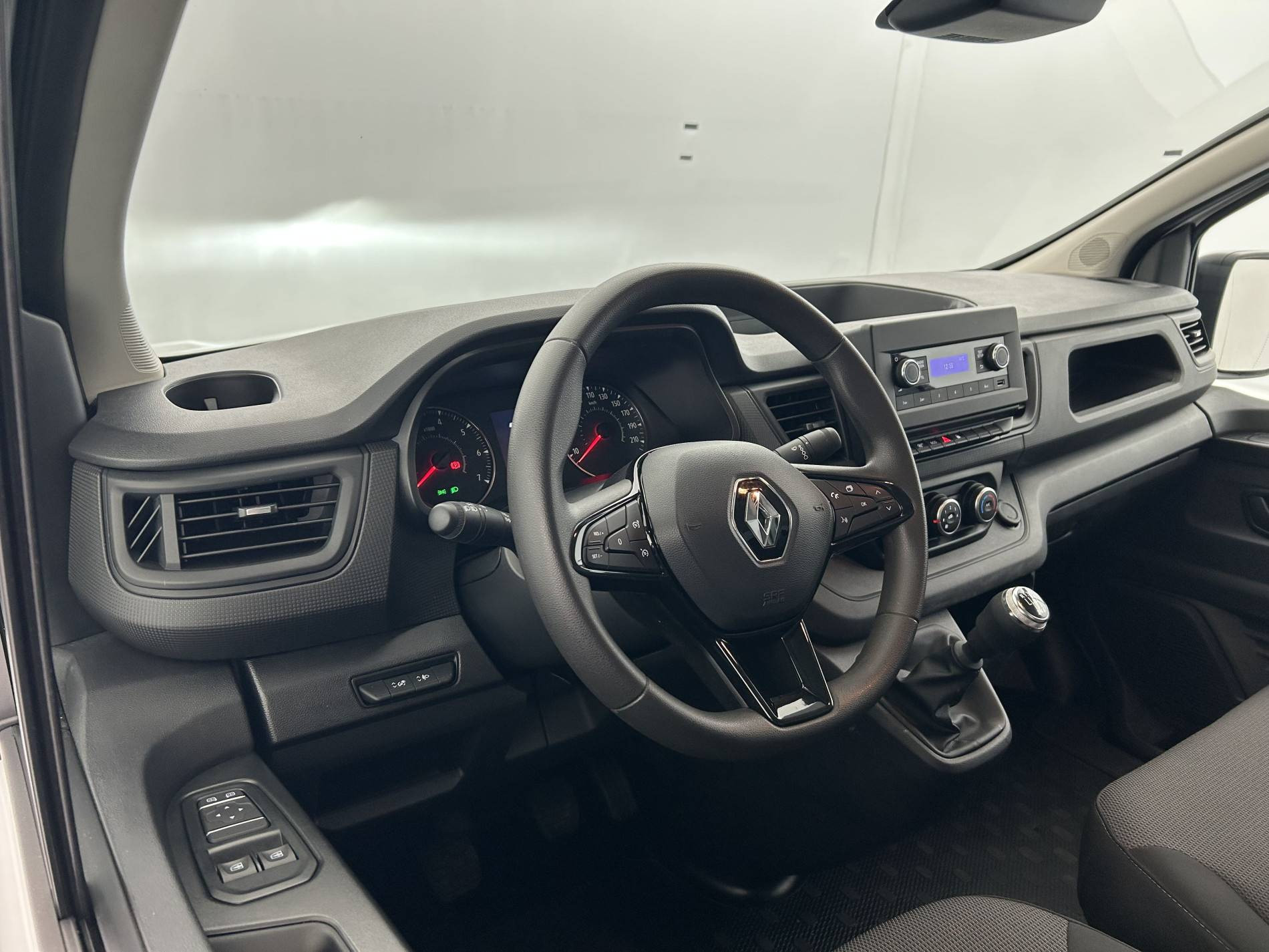 Vente en ligne Renault Trafic 3 Fourgon TRAFIC FGN L2H1 3000 KG BLUE DCI 130 au prix de 23 990 €