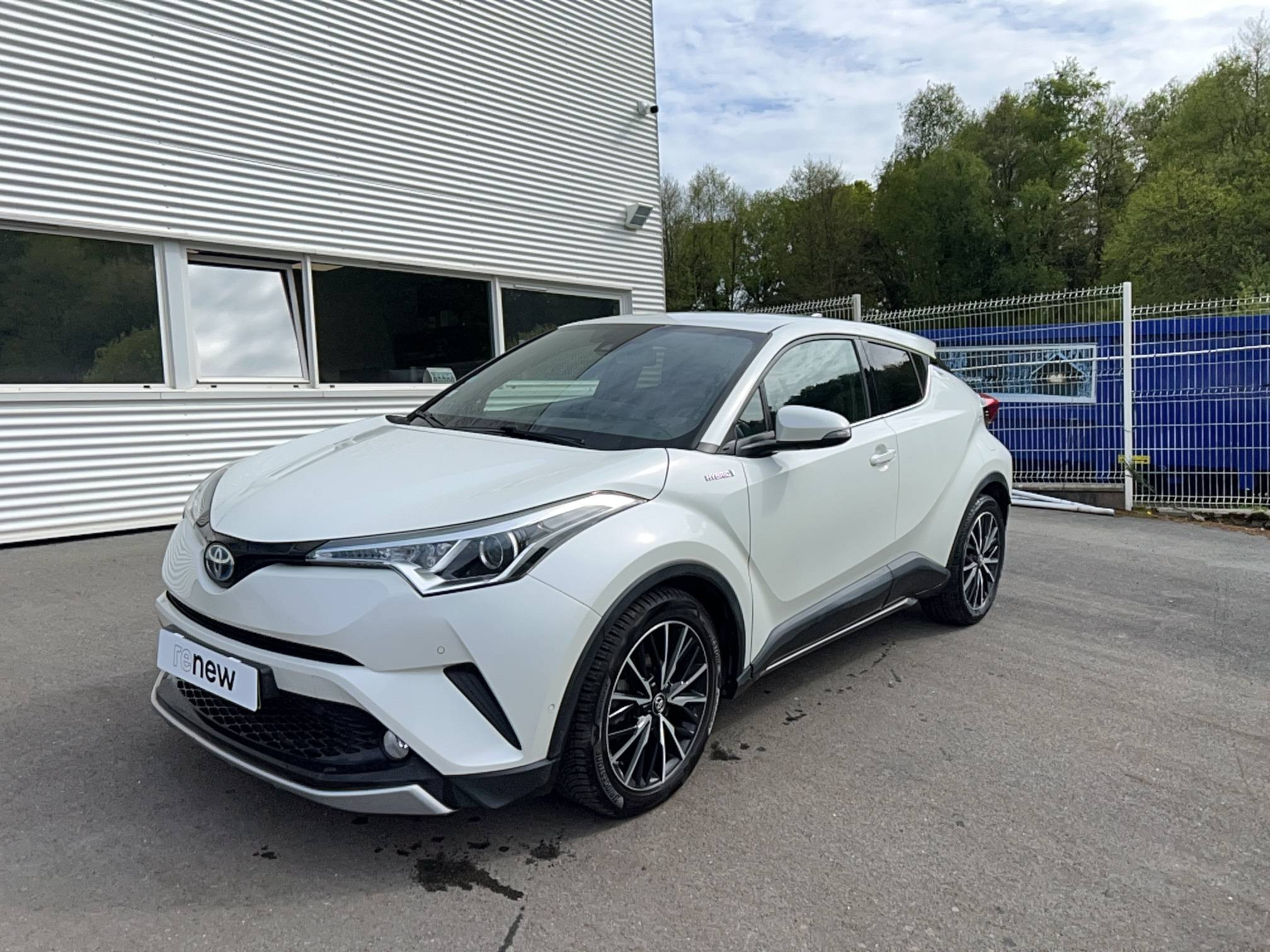 Toyota C-HR C-HR Pro Hybride 122h occasion de 2017 en vente à Guingamp