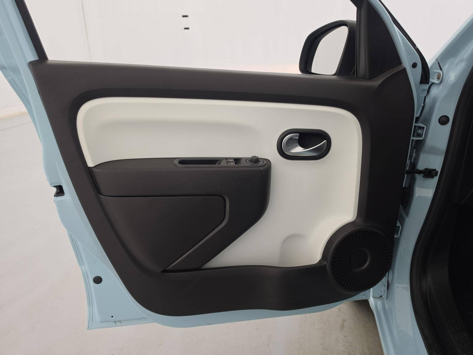 Vente en ligne Renault Twingo Electrique Twingo III E-Tech au prix de 11 990 €