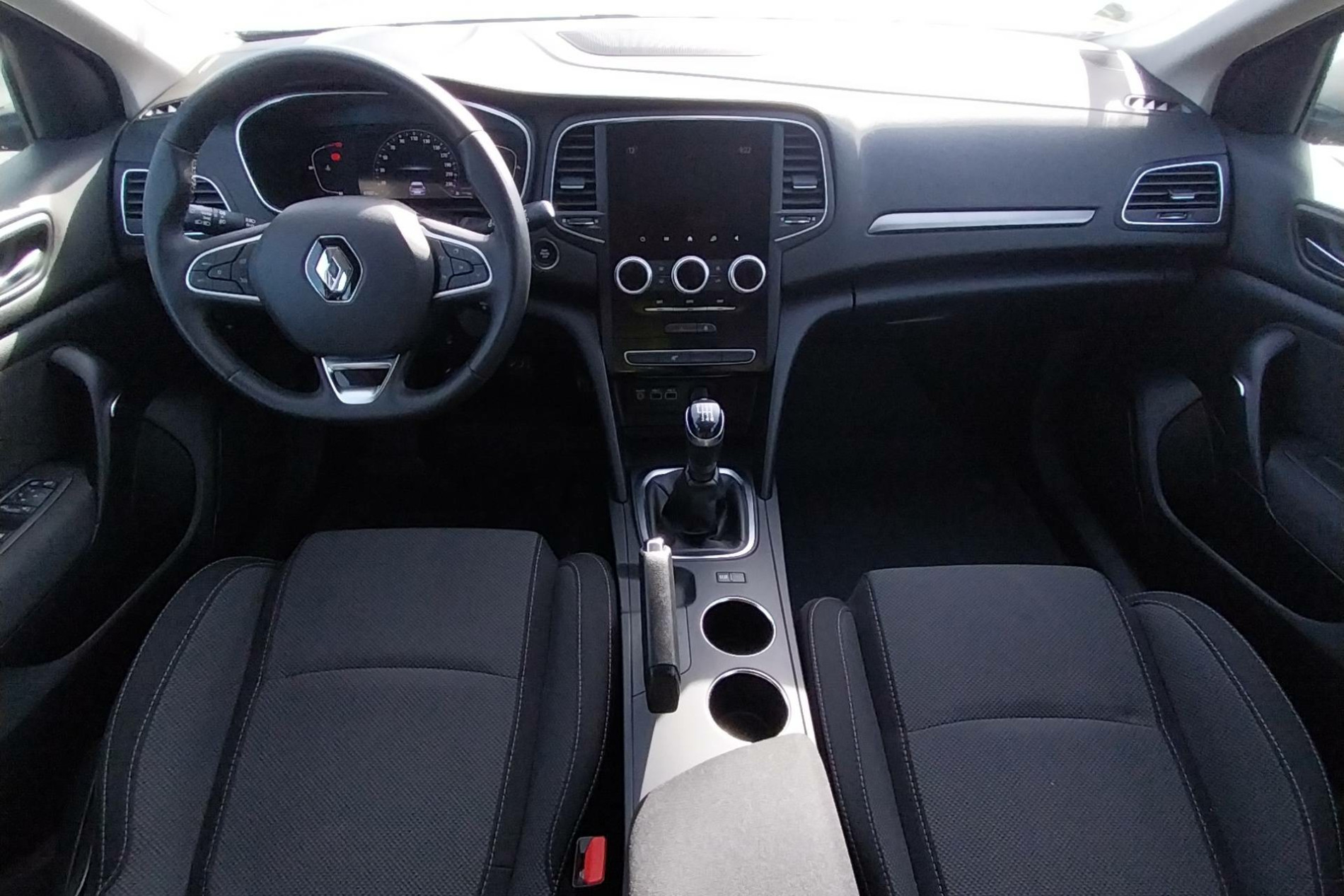 Vente en ligne Renault Megane 4 Estate  TCe 140 au prix de 15 990 €