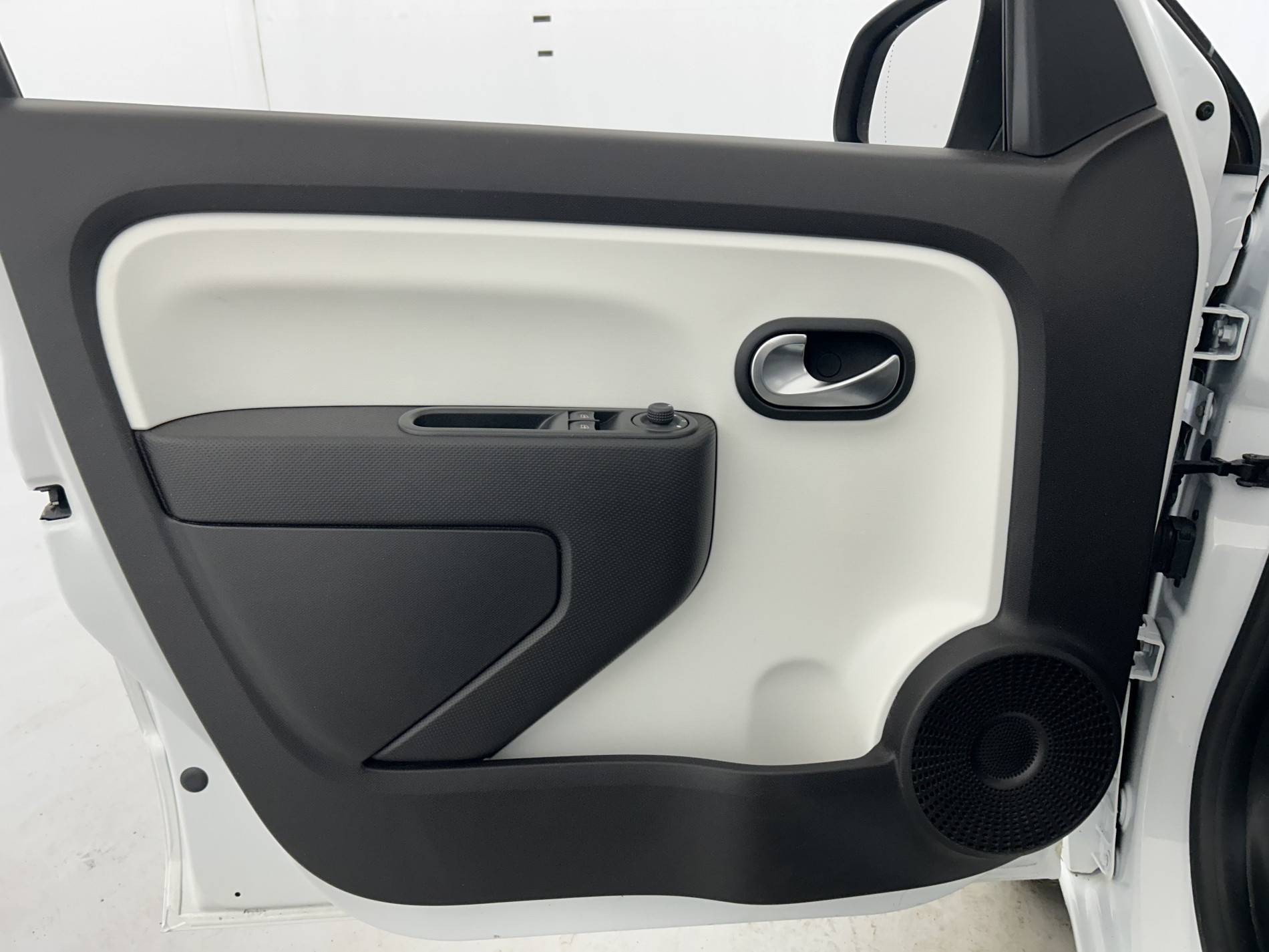 Vente en ligne Renault Twingo Electrique Twingo III E-Tech au prix de 11 990 €